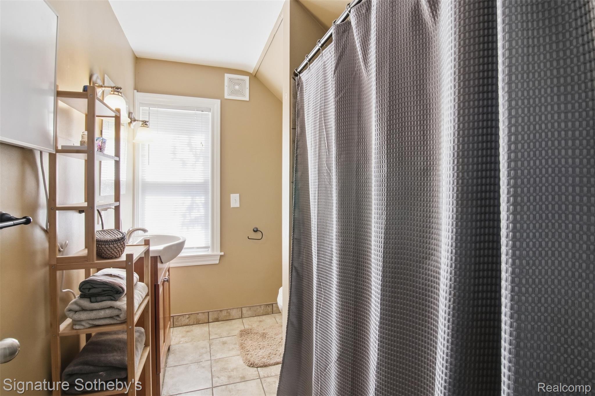 1268 Brys Drive Property Photo 17