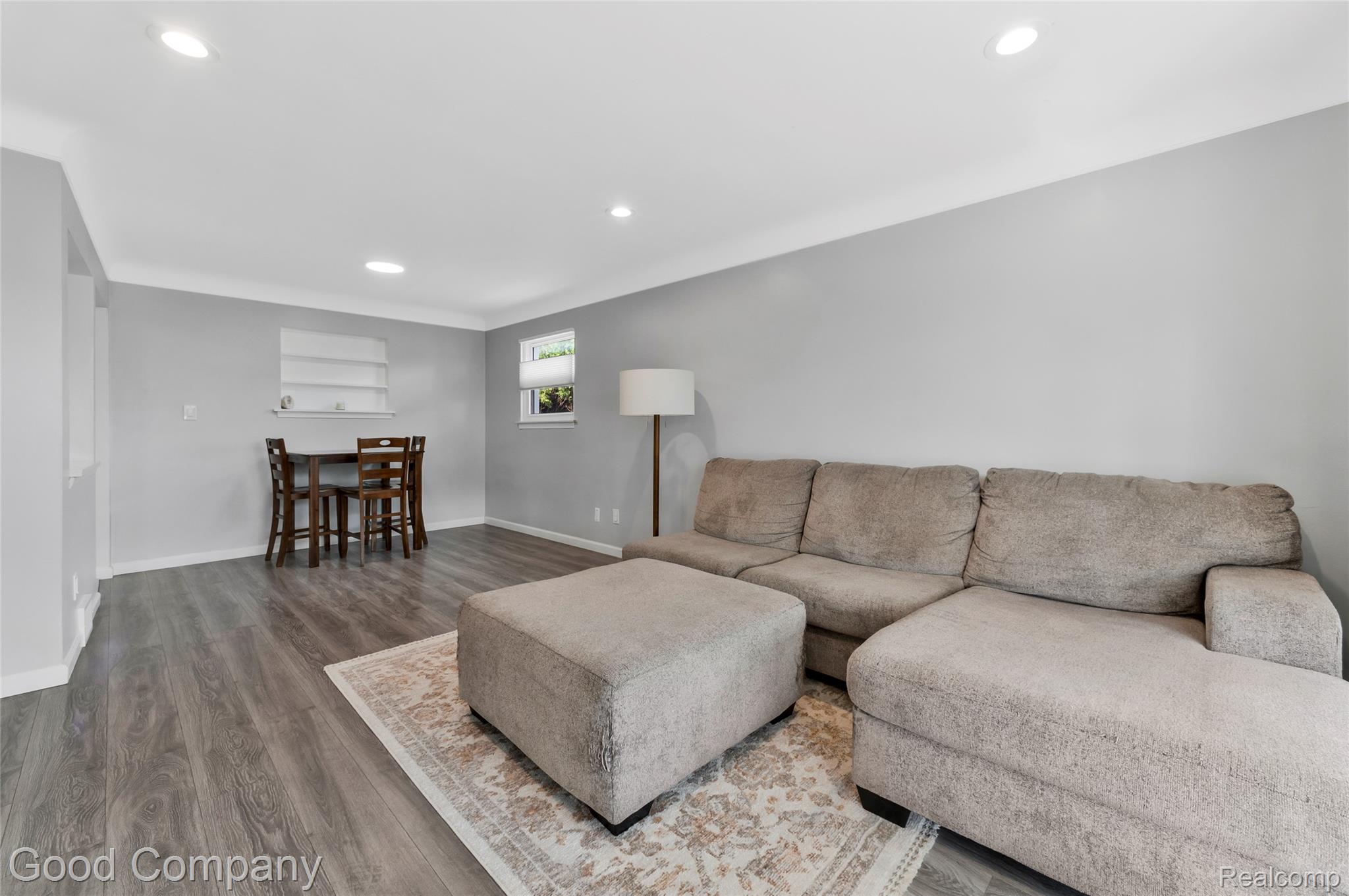 21605 Barton Street Property Photo 4