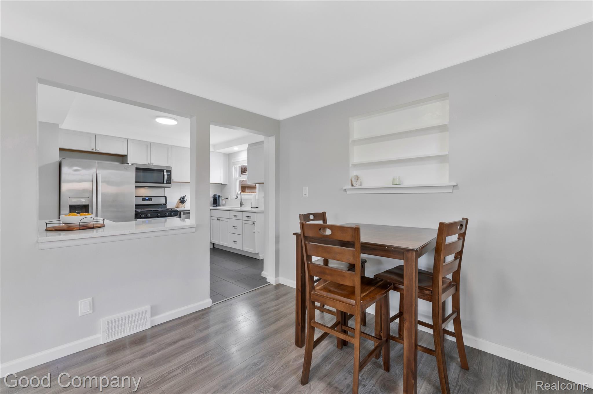21605 Barton Street Property Photo 9