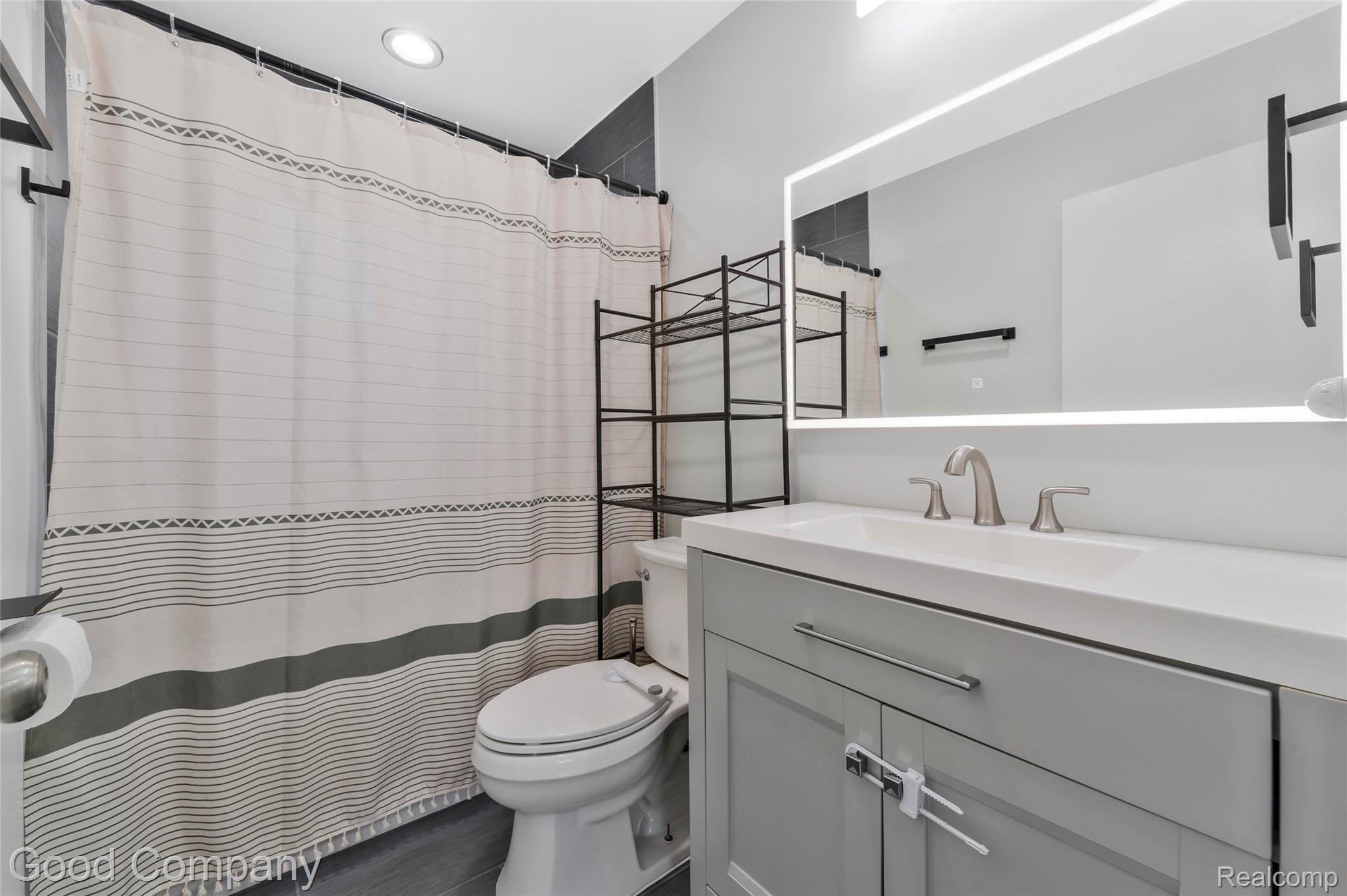 21605 Barton Street Property Photo 18