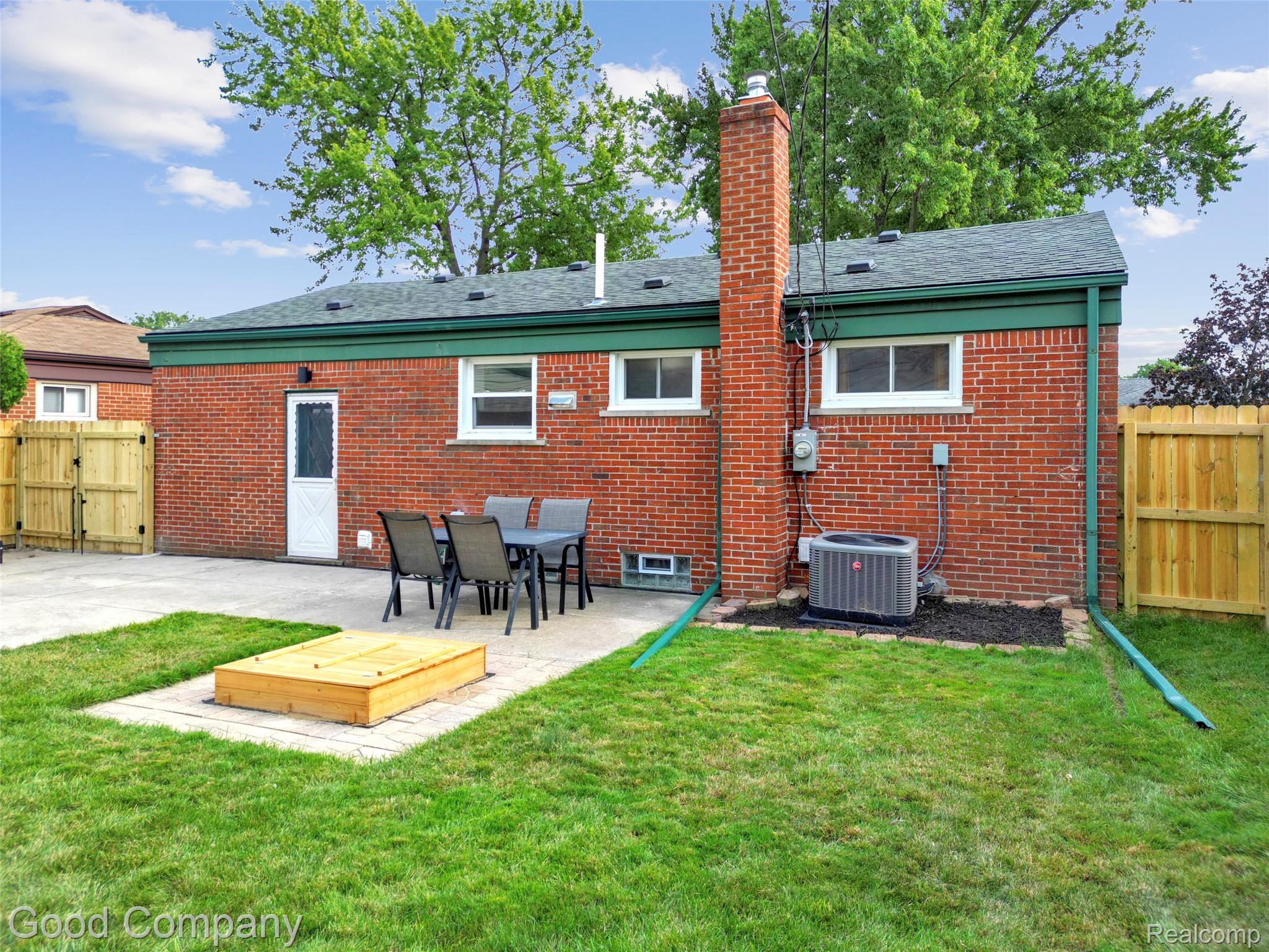 21605 Barton Street Property Photo 35