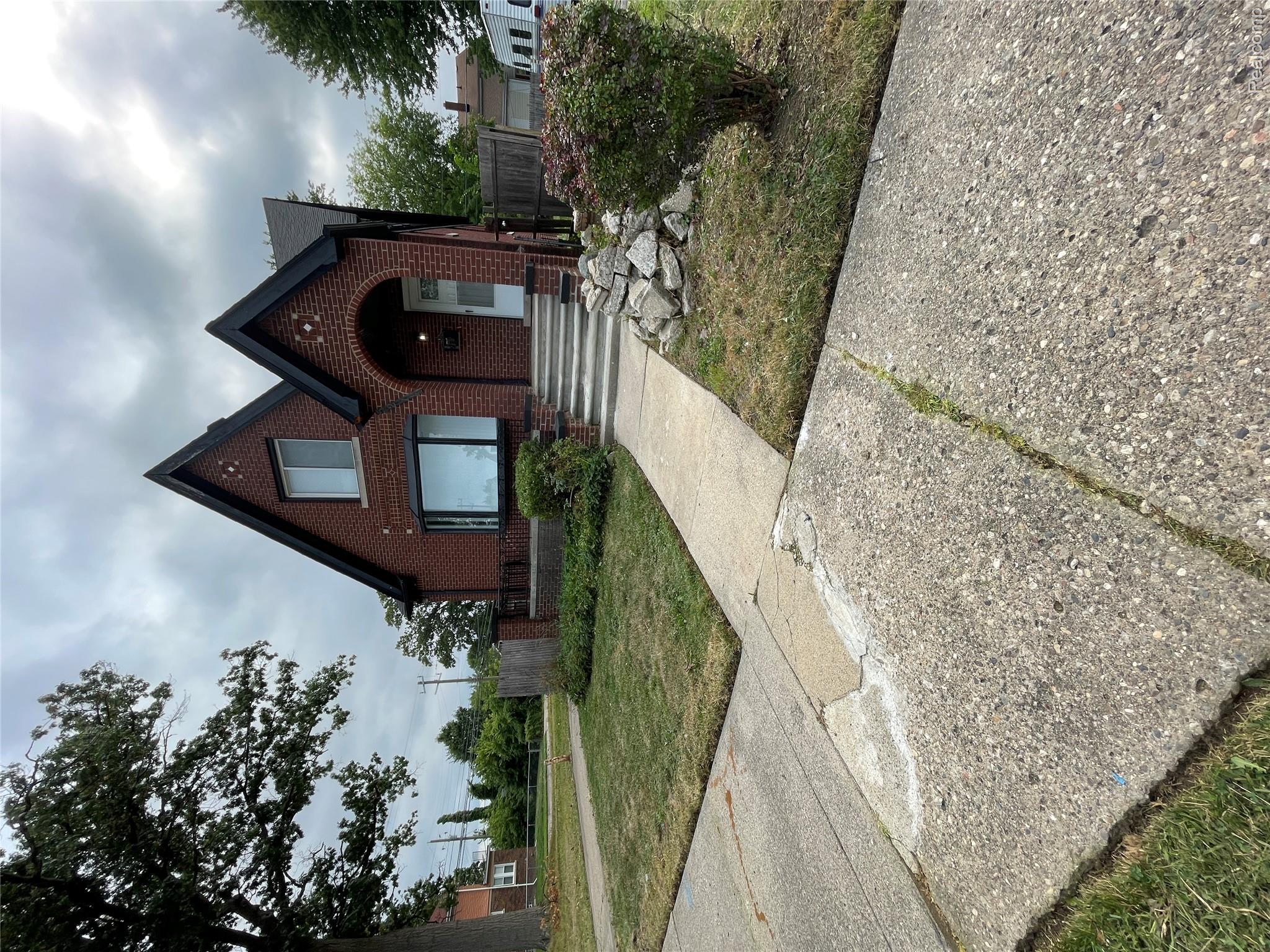 5211 Berkshire Street Property Photo 1