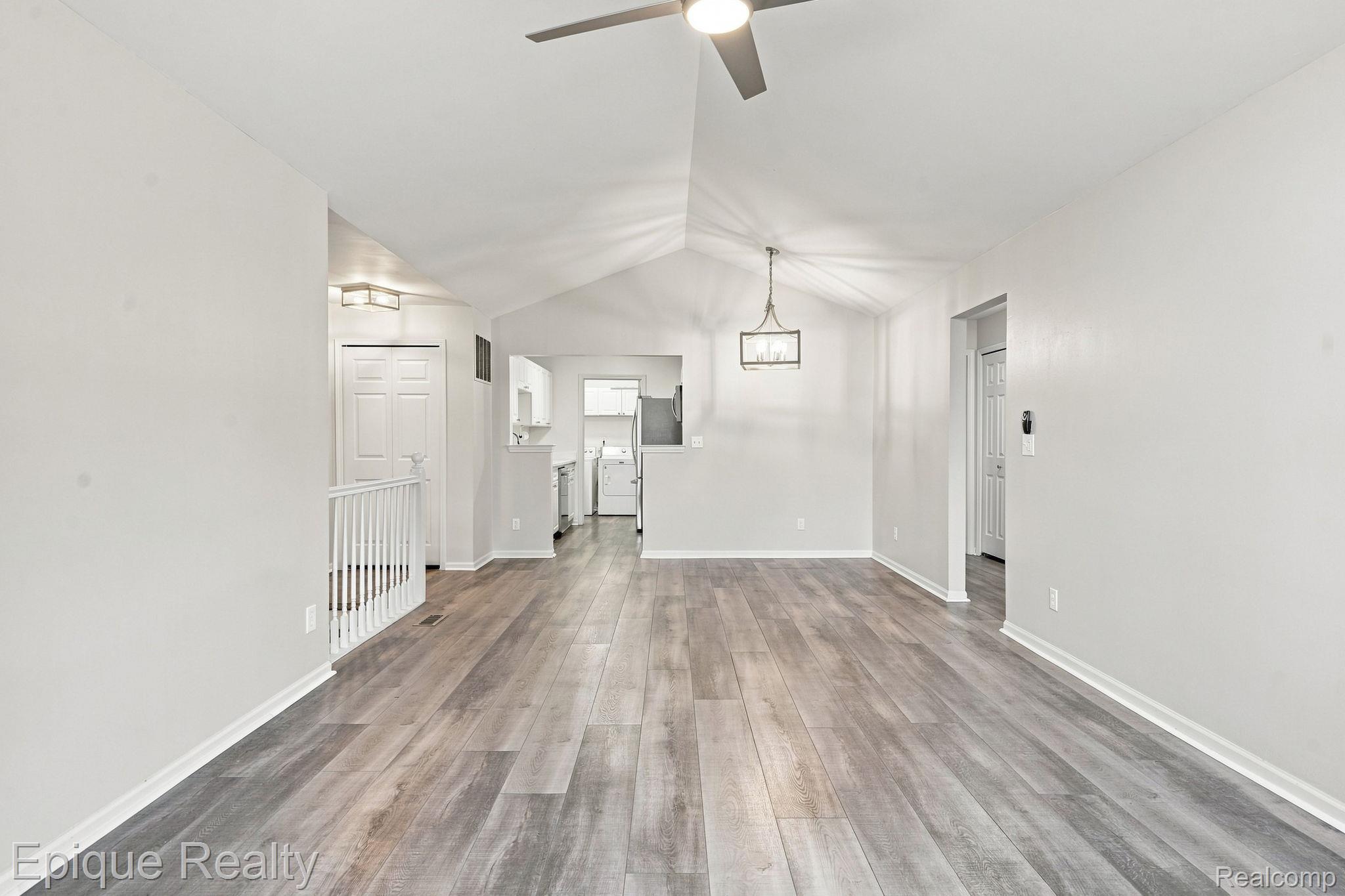 3575 Tremonte Circle Property Photo 8