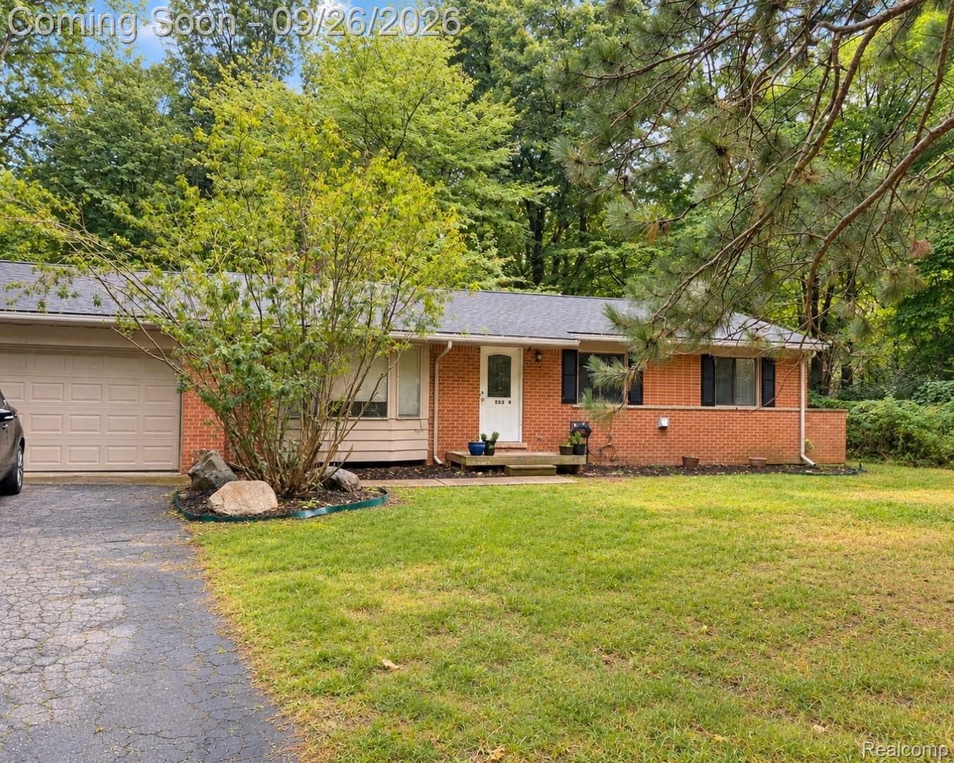25263 Muerland Road Property Photo 1