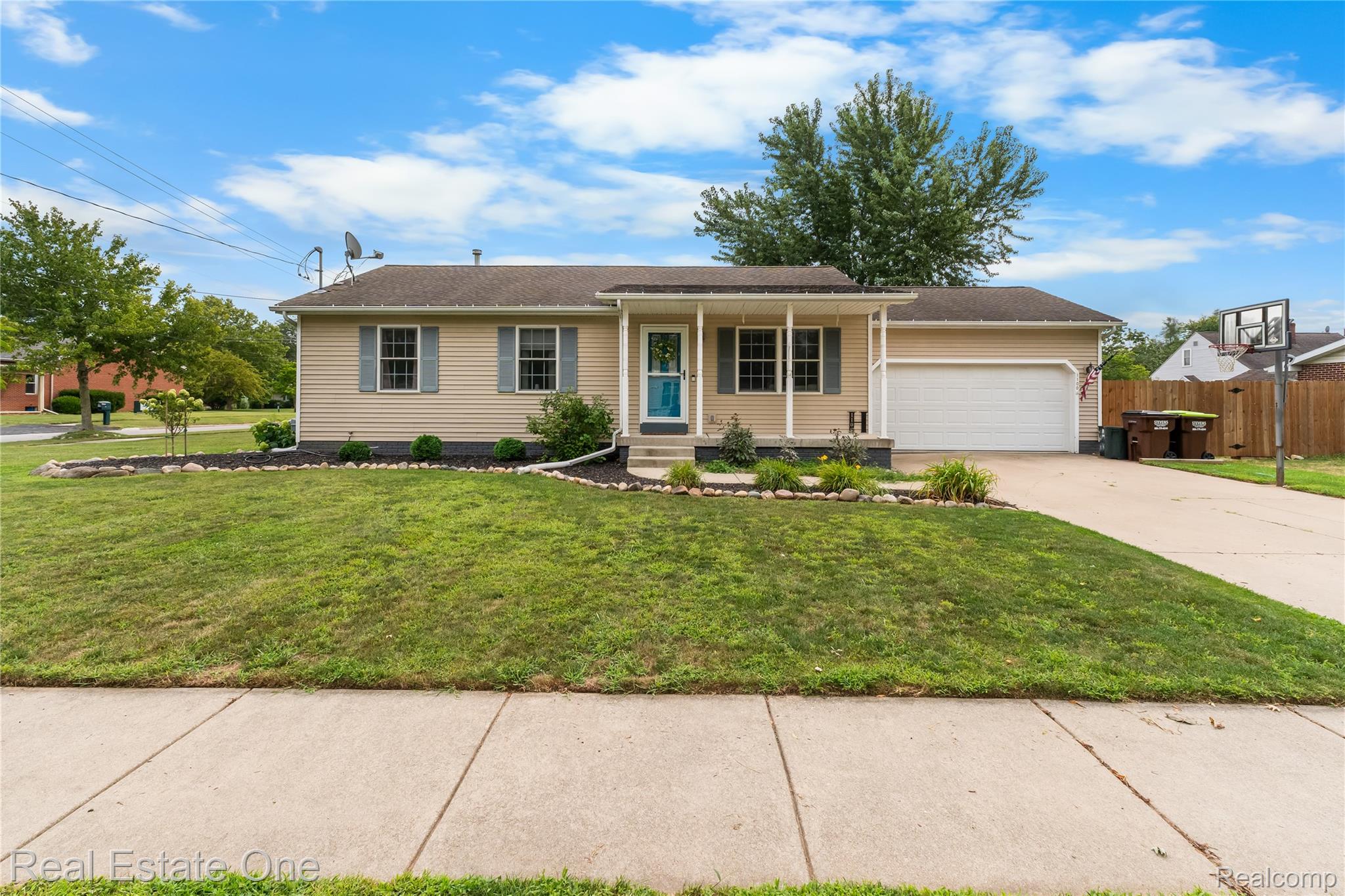 1100 Jane Street Property Photo 1