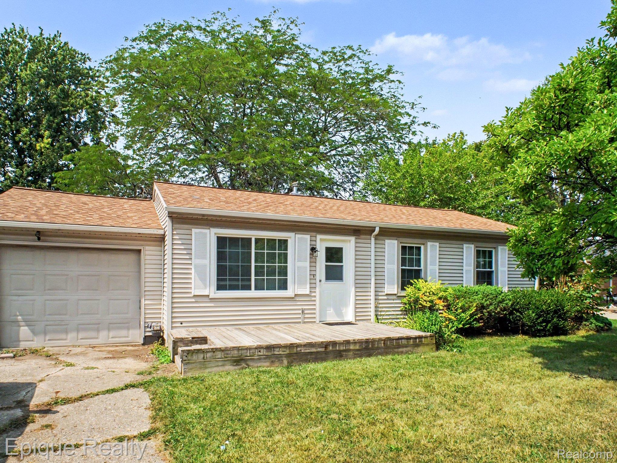 2789 Wellesley Drive Property Photo 2