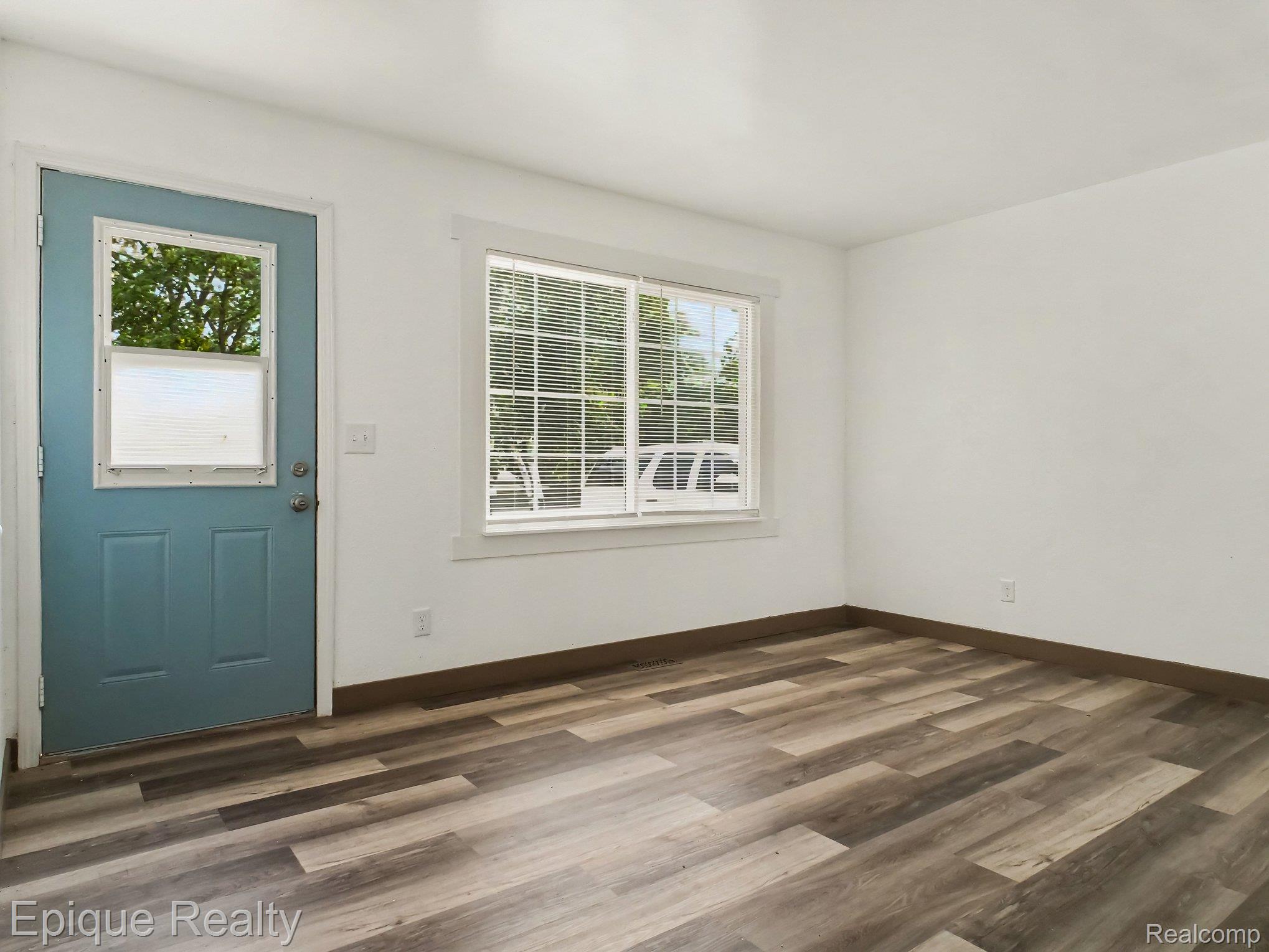 2789 Wellesley Drive Property Photo 3