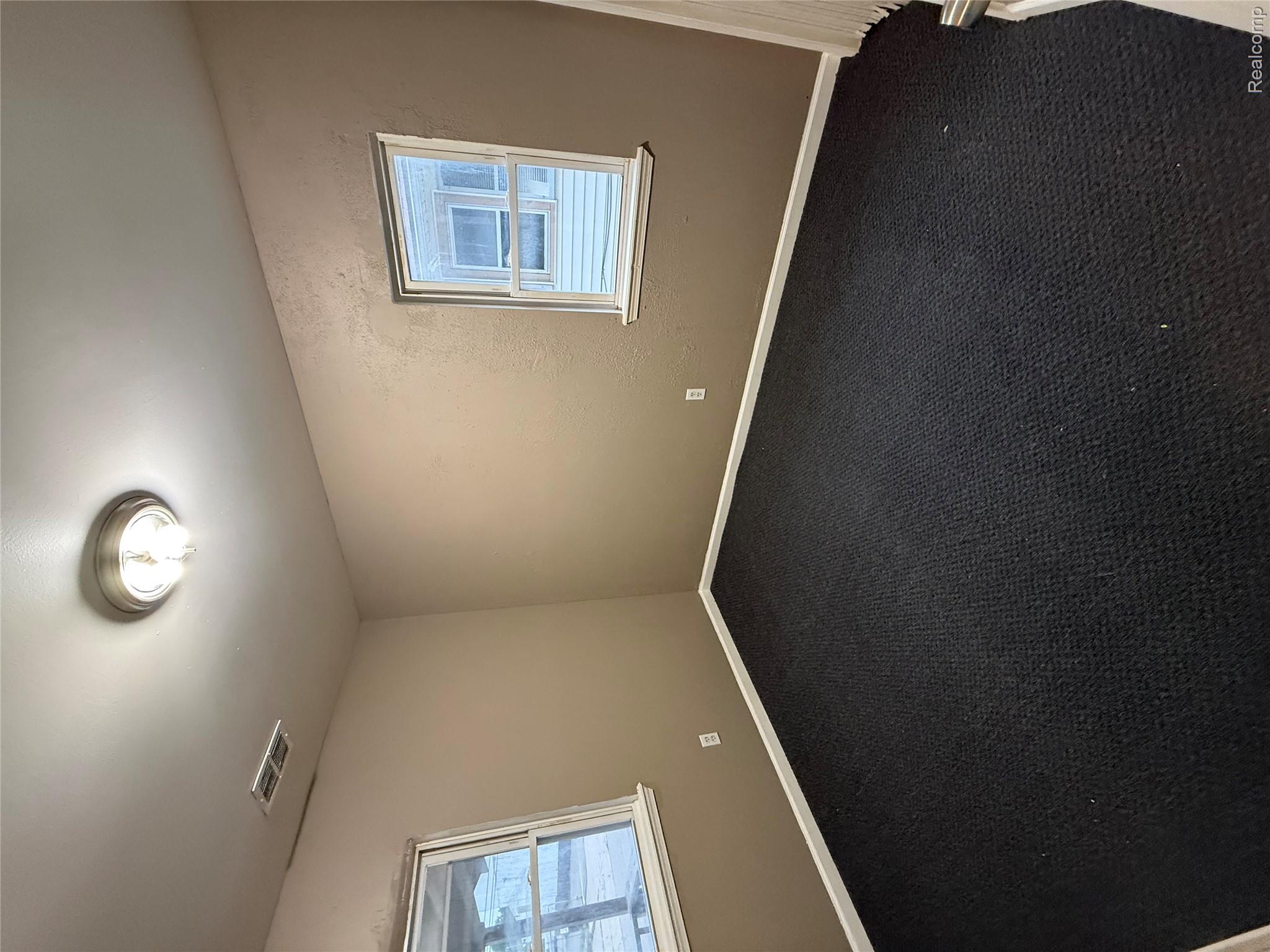 3214 S Grand Traverse Street Property Photo 6