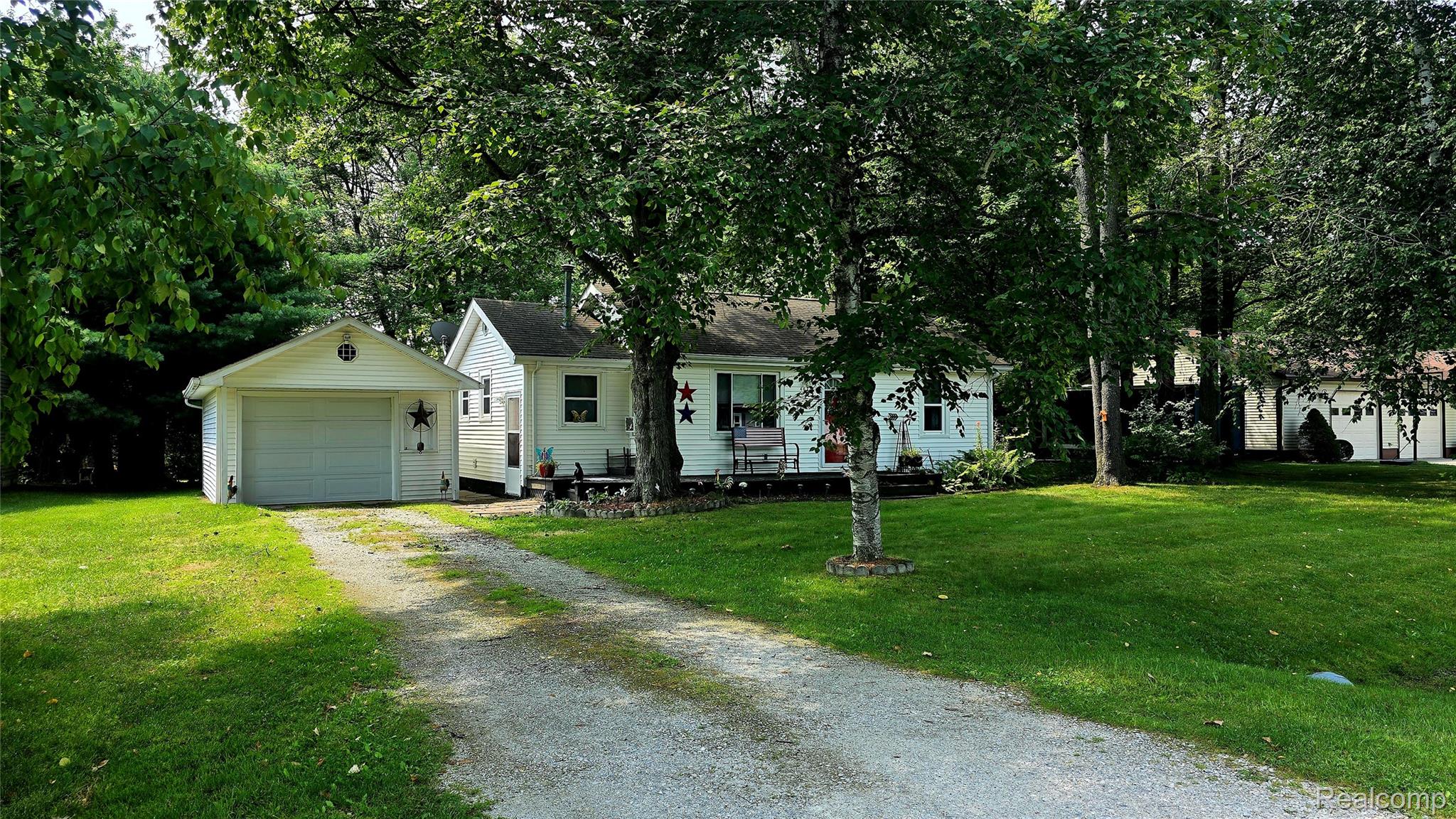 4677 Davidson Road Property Photo 2