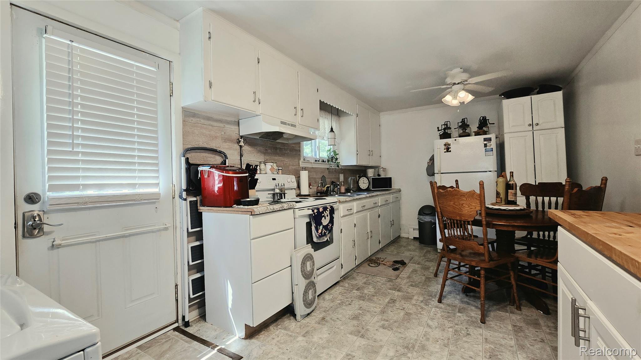 4677 Davidson Road Property Photo 4