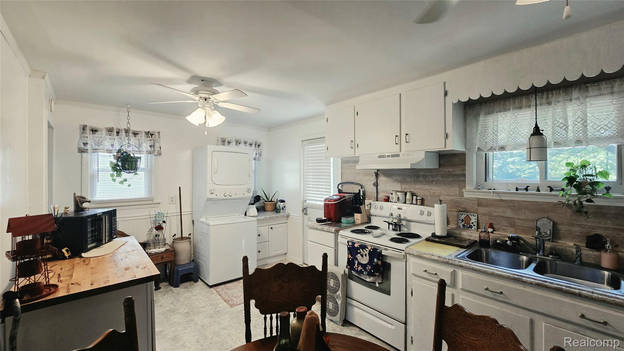 4677 Davidson Road Property Photo 6