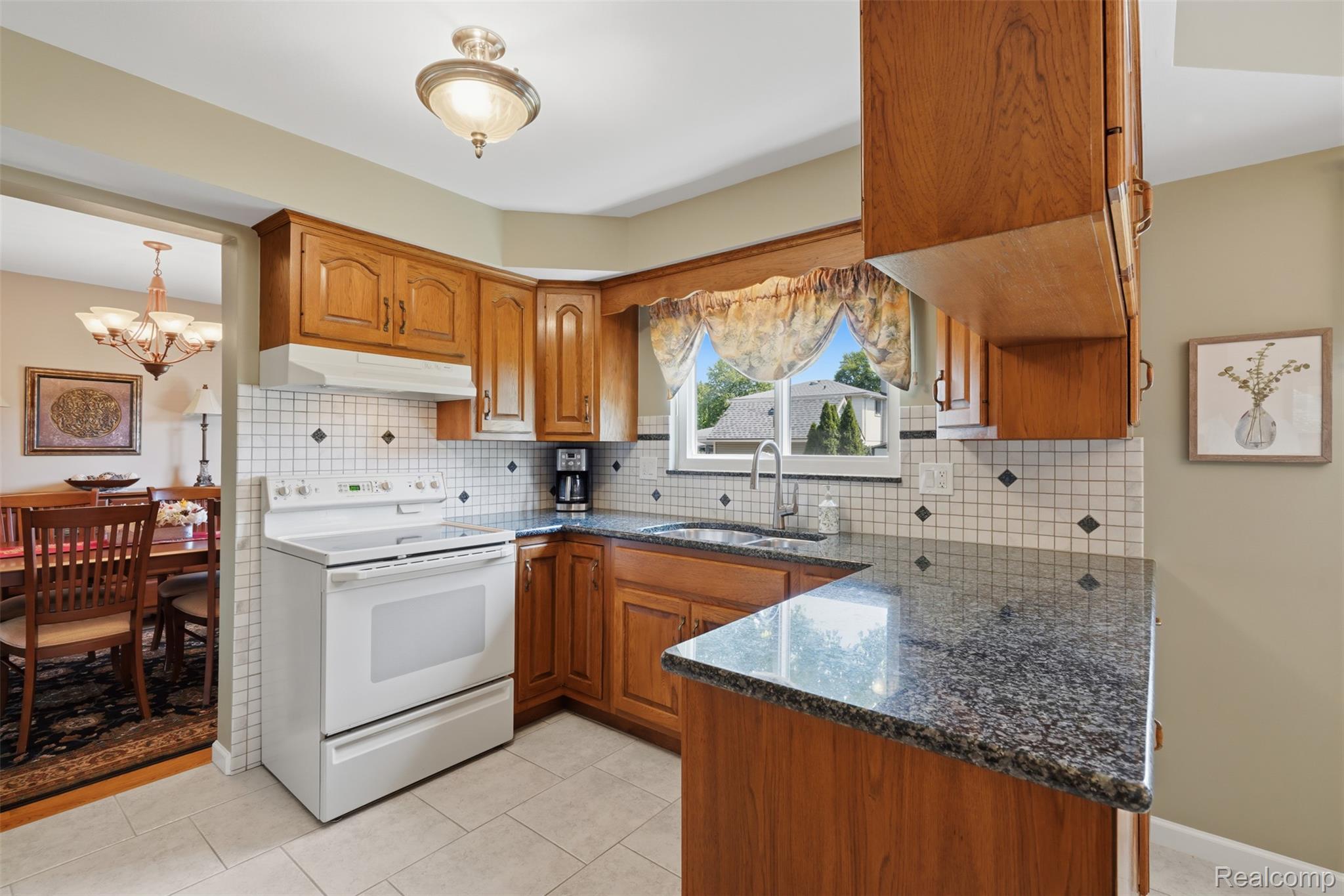18656 Gill Road Property Photo 12