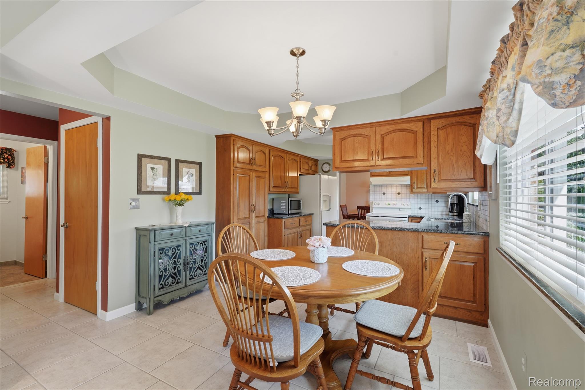 18656 Gill Road Property Photo 15