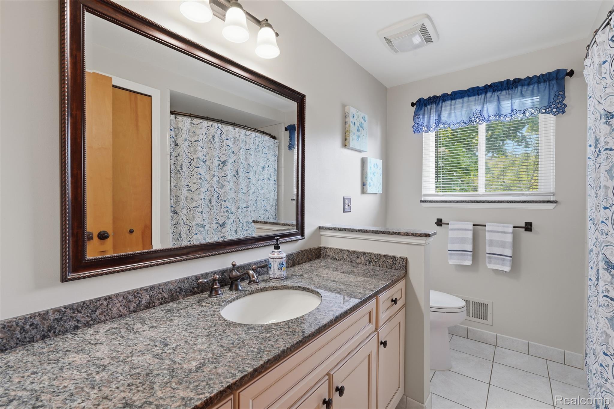 18656 Gill Road Property Photo 33
