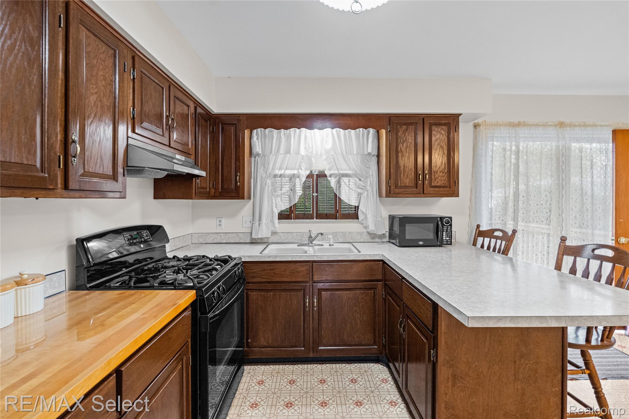 5184 Worchester Drive Property Photo 4