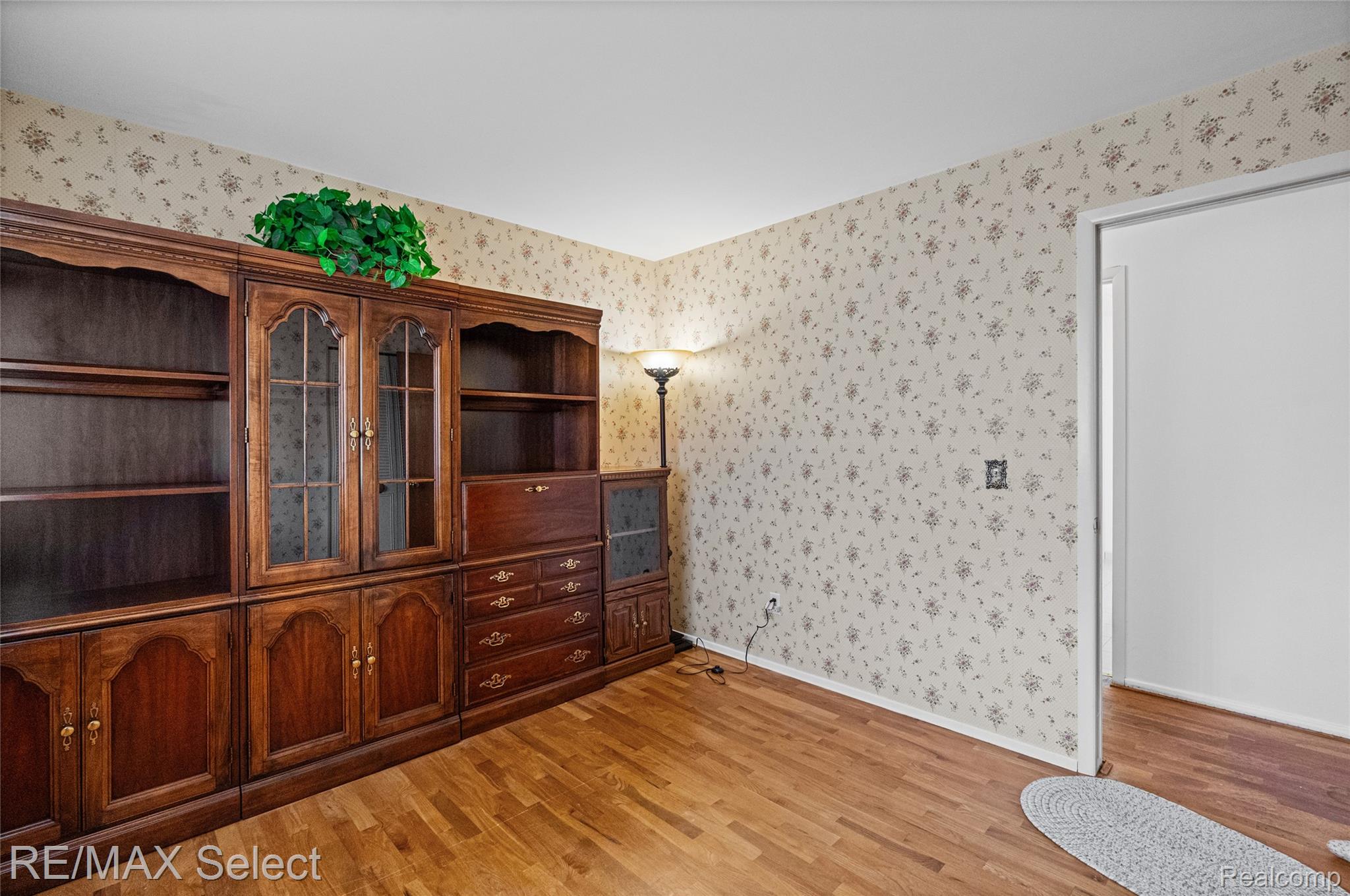 5184 Worchester Drive Property Photo 8