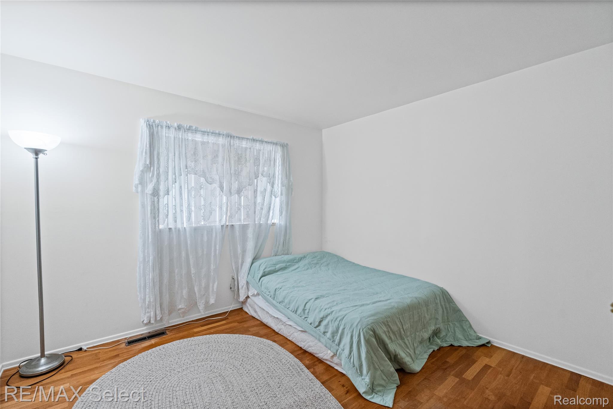 5184 Worchester Drive Property Photo 13