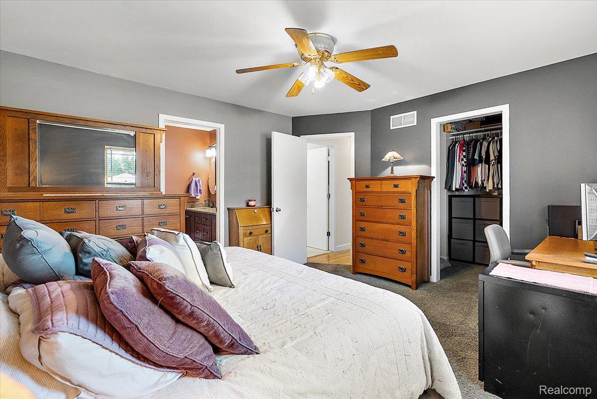 40111 Finley Drive Property Photo 17