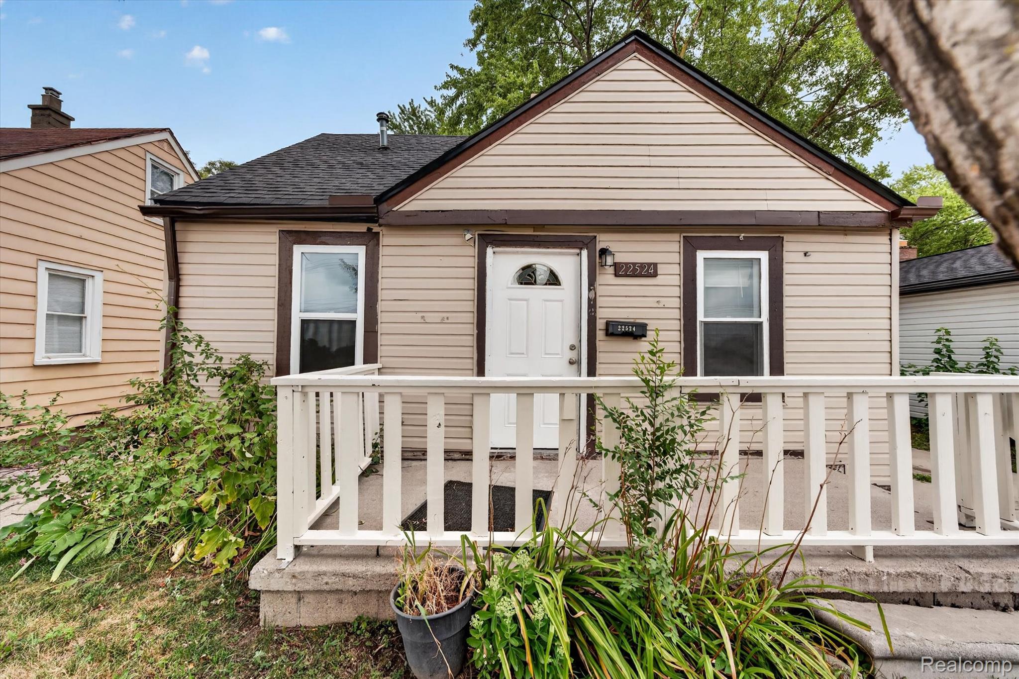 22524 Mac Arthur Boulevard Property Photo 1
