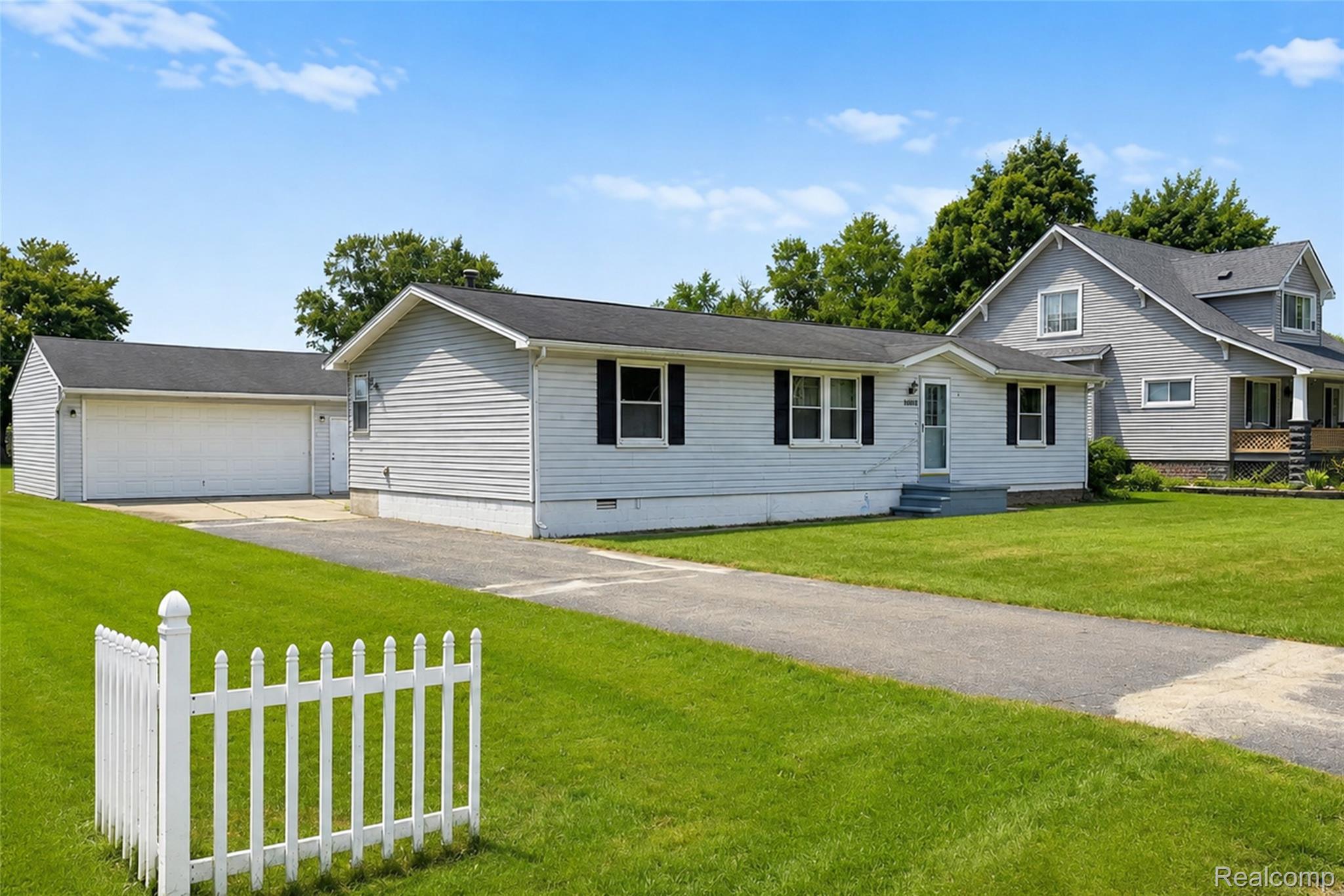 15060 Michael Street Property Photo 2