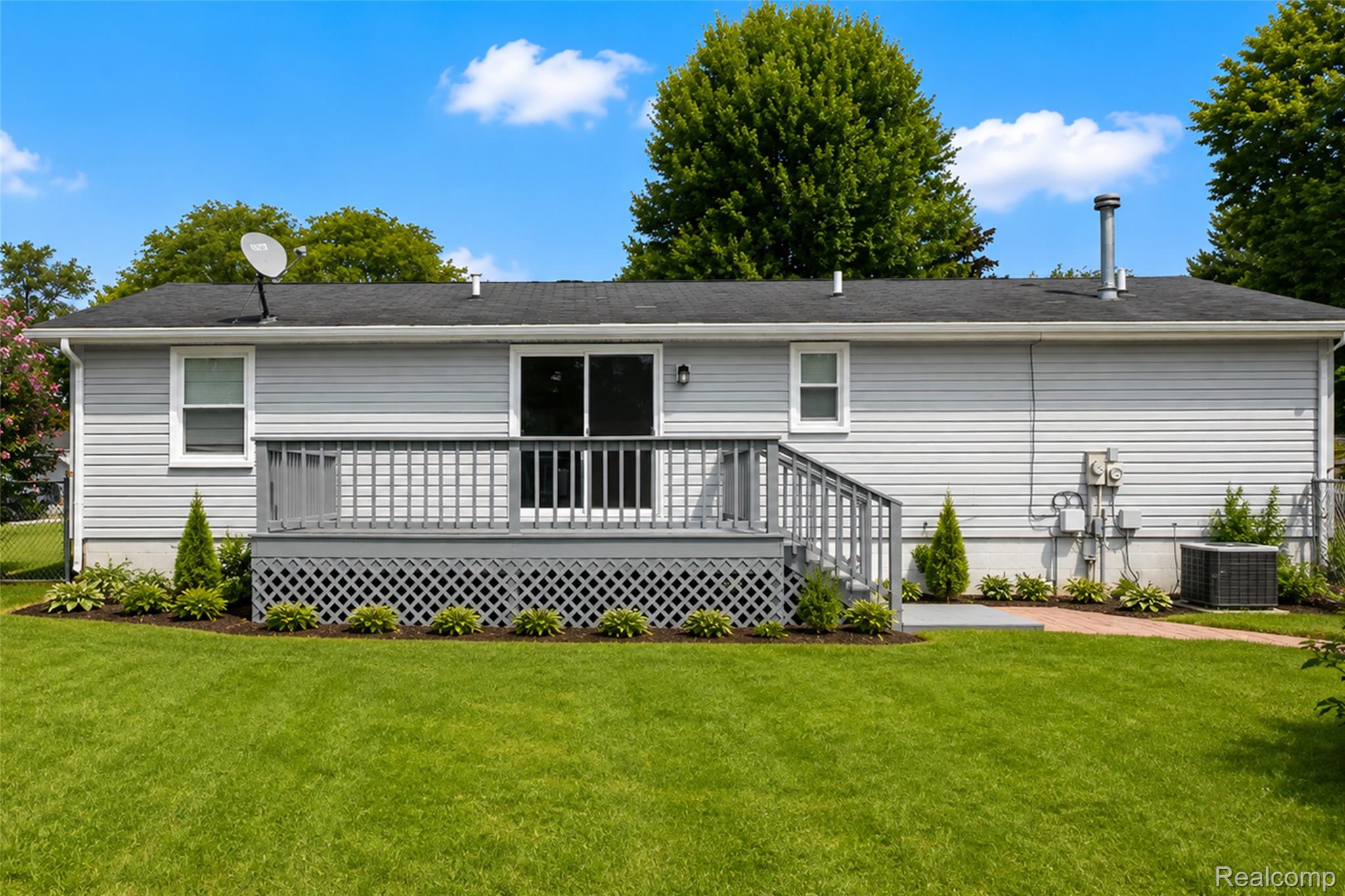 15060 Michael Street Property Photo 8