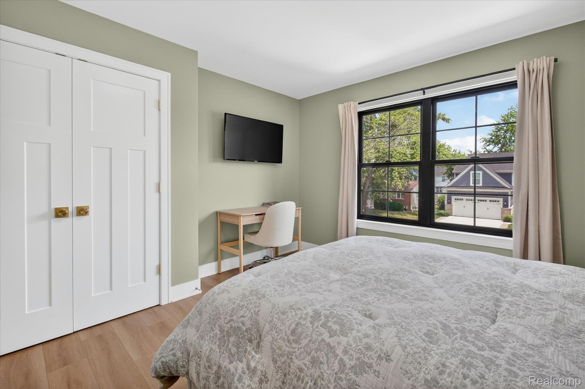 9295 Elmhurst Avenue Property Photo 31