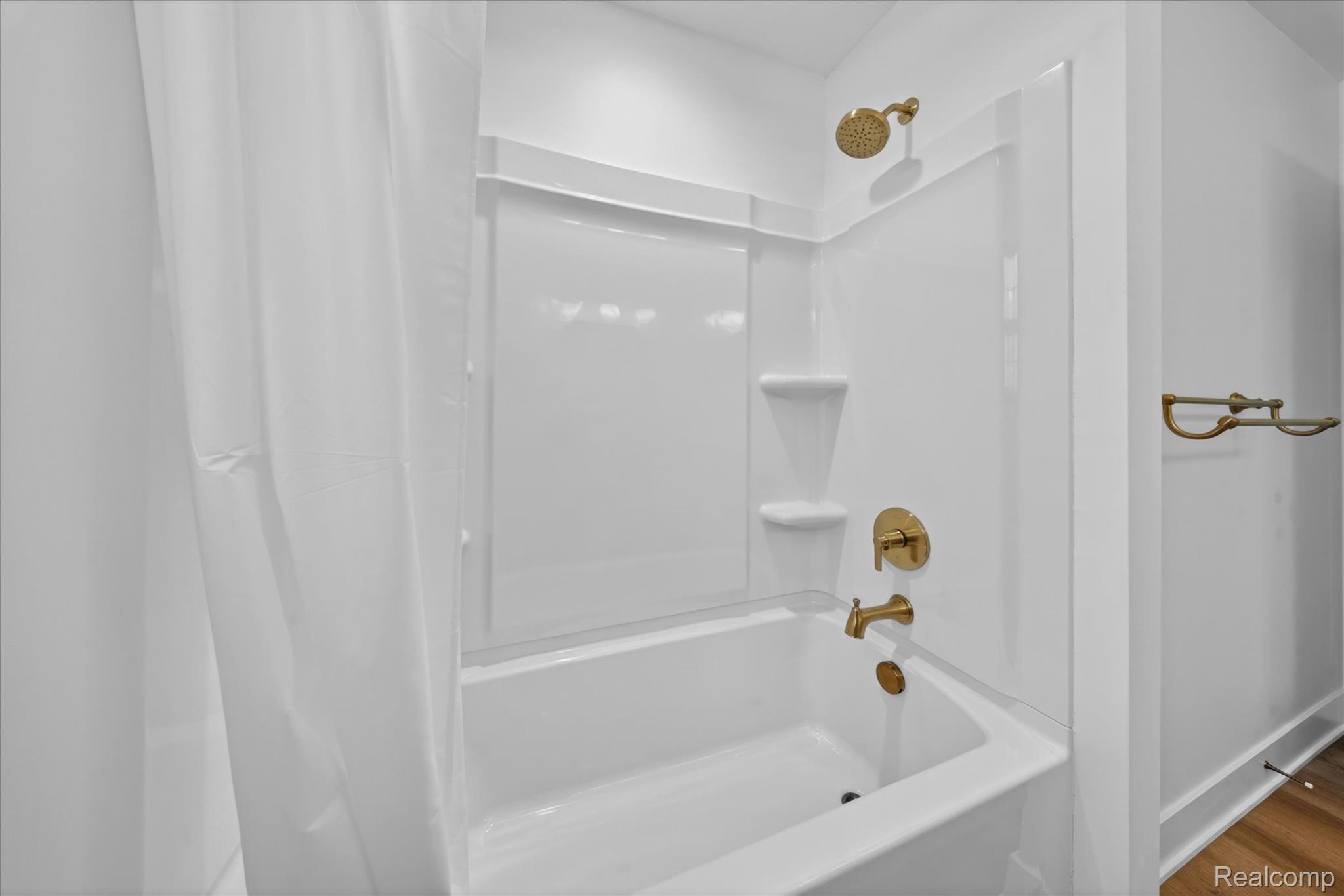 9295 Elmhurst Avenue Property Photo 33