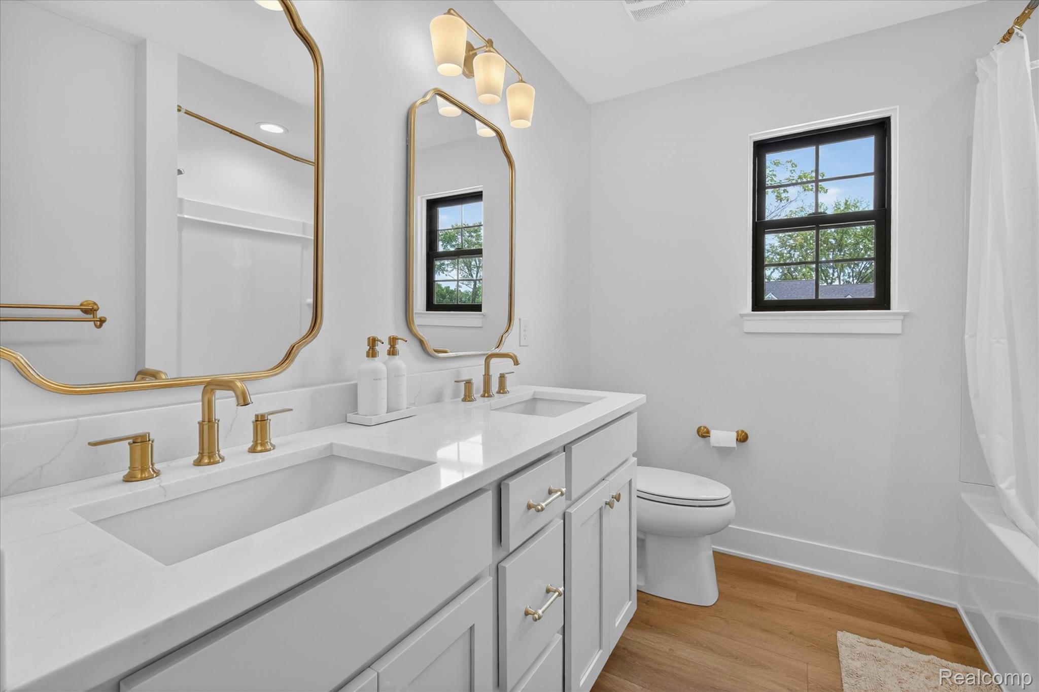 9295 Elmhurst Avenue Property Photo 34