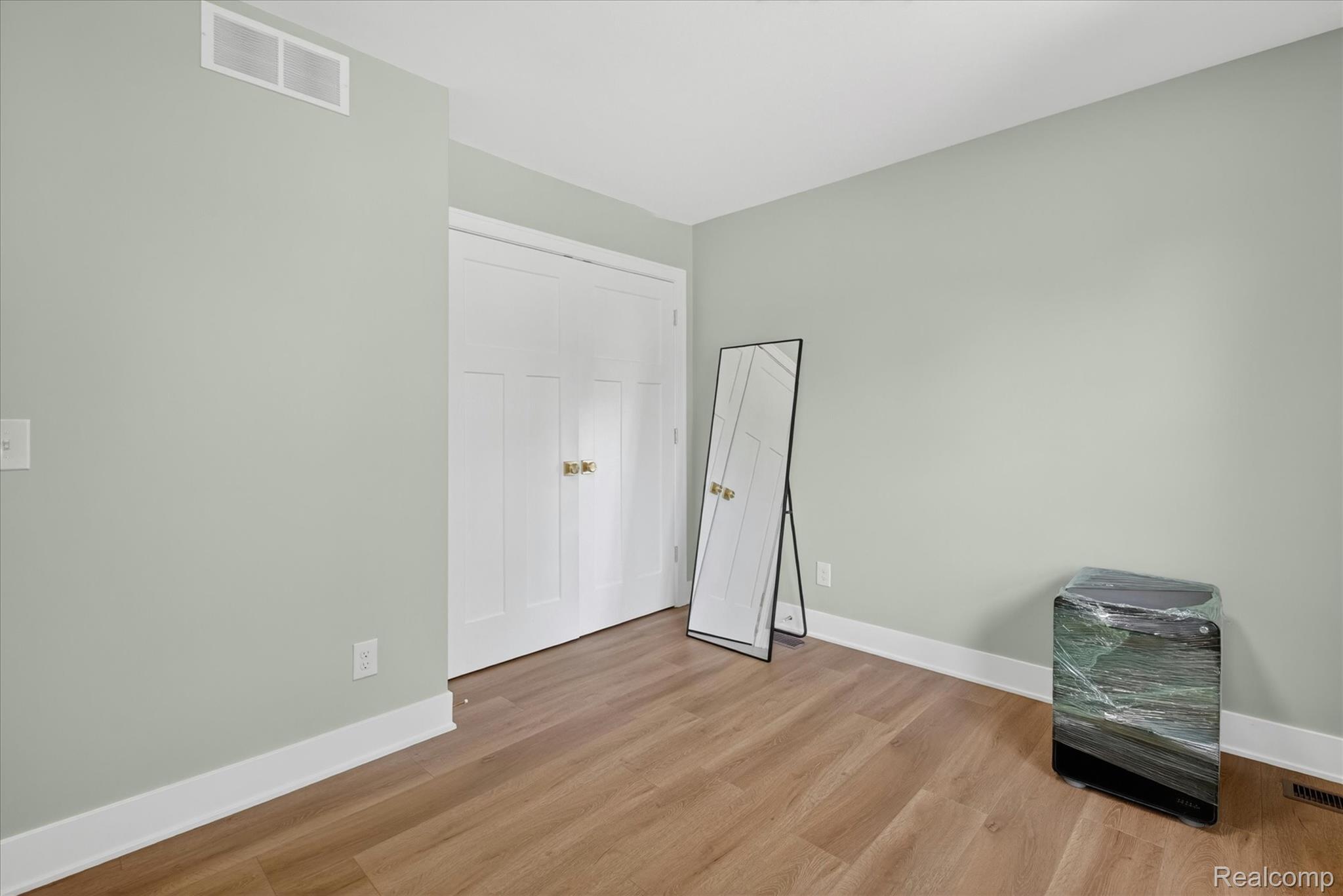 9295 Elmhurst Avenue Property Photo 35