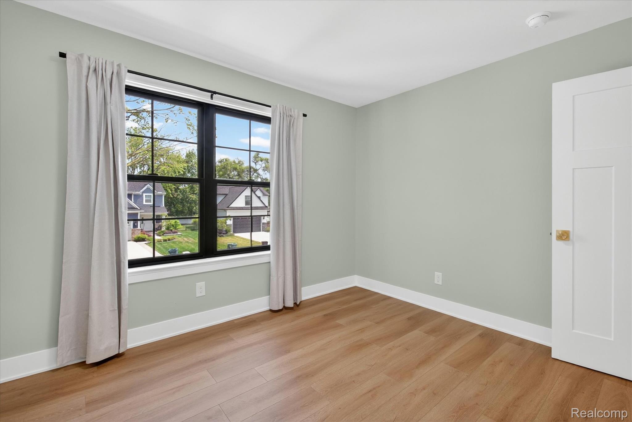 9295 Elmhurst Avenue Property Photo 37