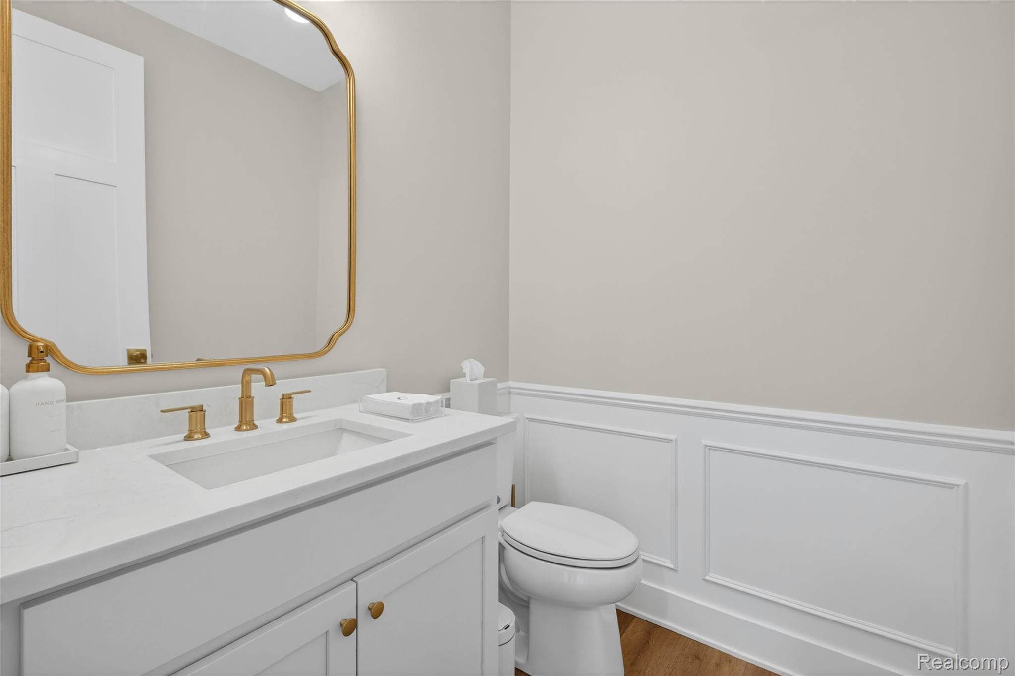9295 Elmhurst Avenue Property Photo 38