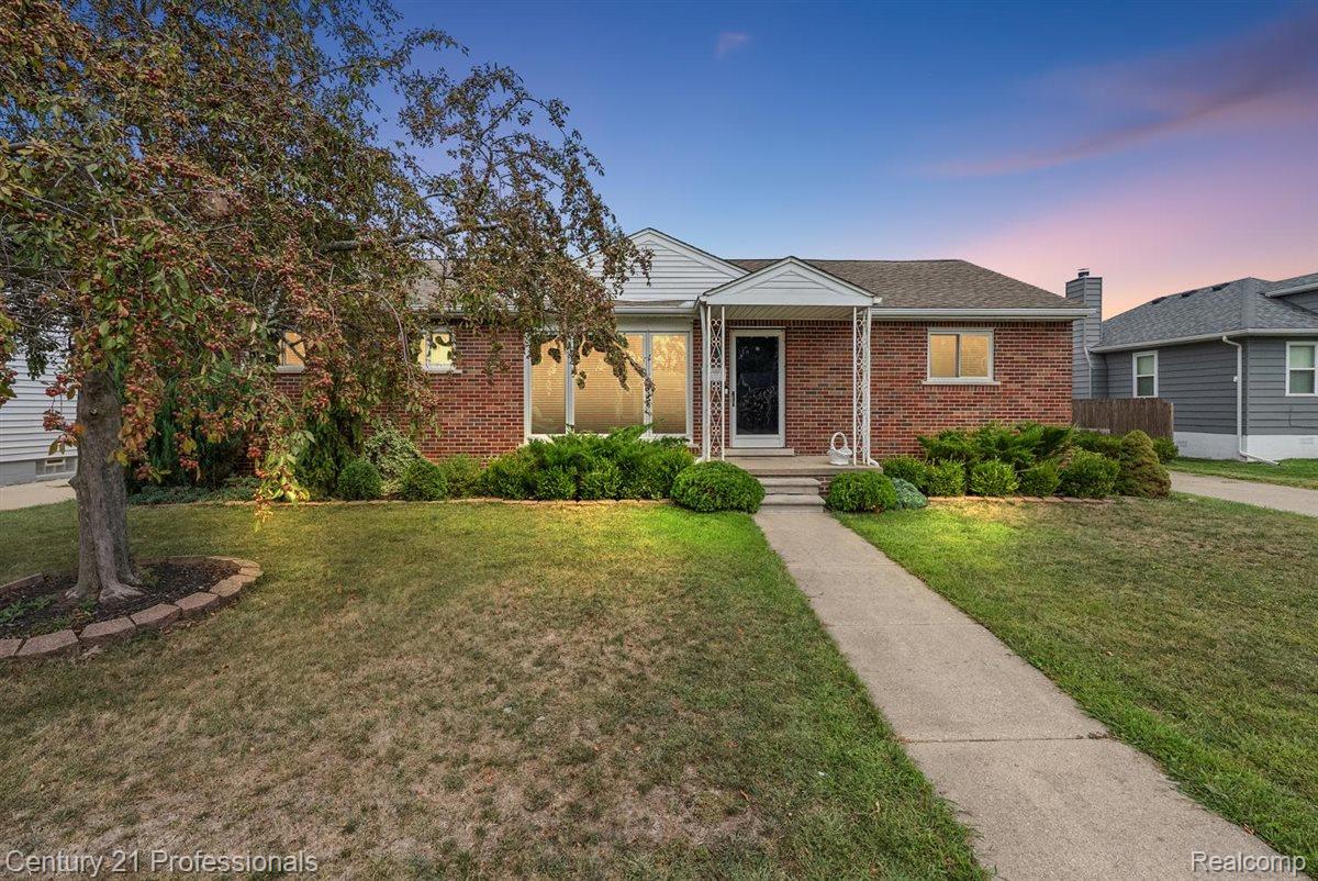 22525 Saint Gertrude Street Property Photo 1