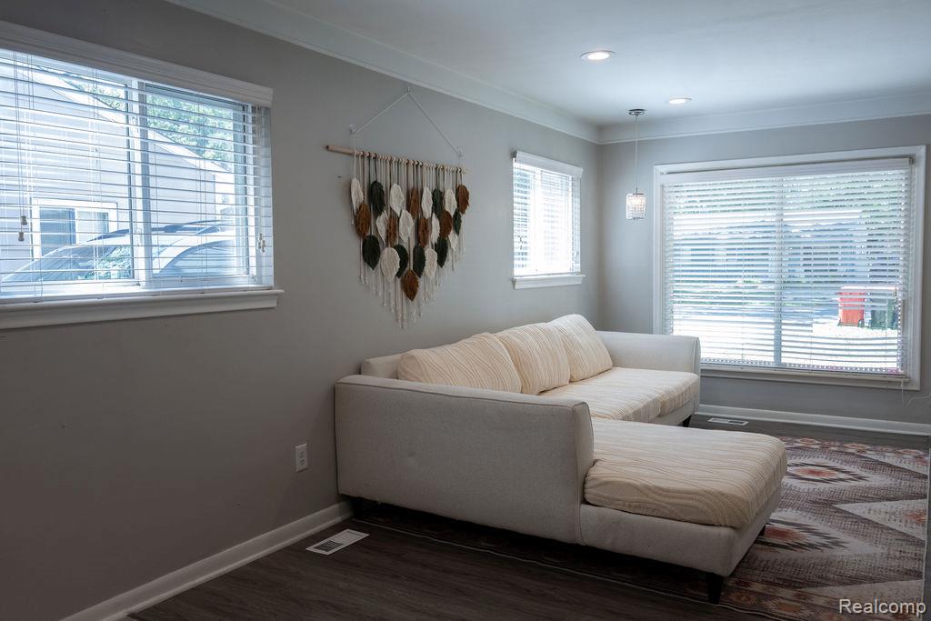 28140 Everett Street Property Photo 5