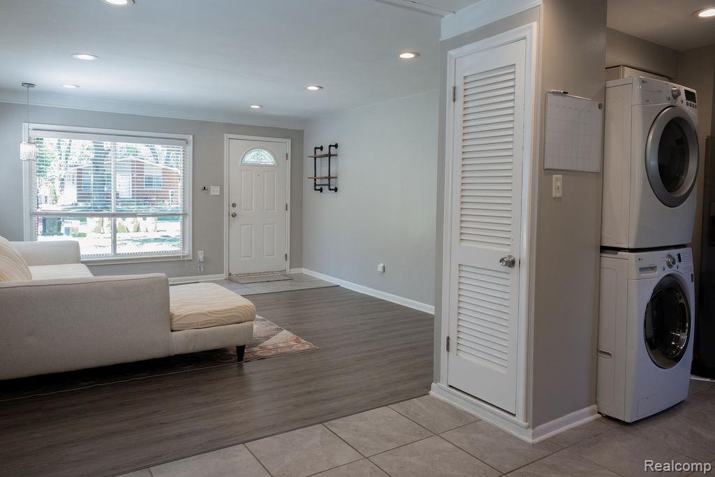28140 Everett Street Property Photo 6