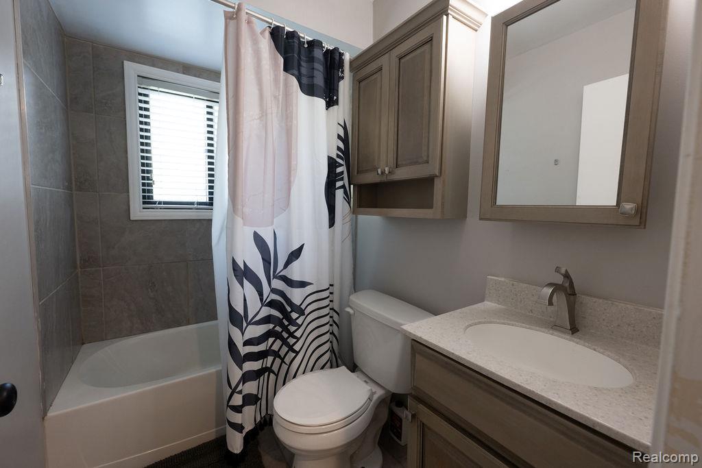 28140 Everett Street Property Photo 13