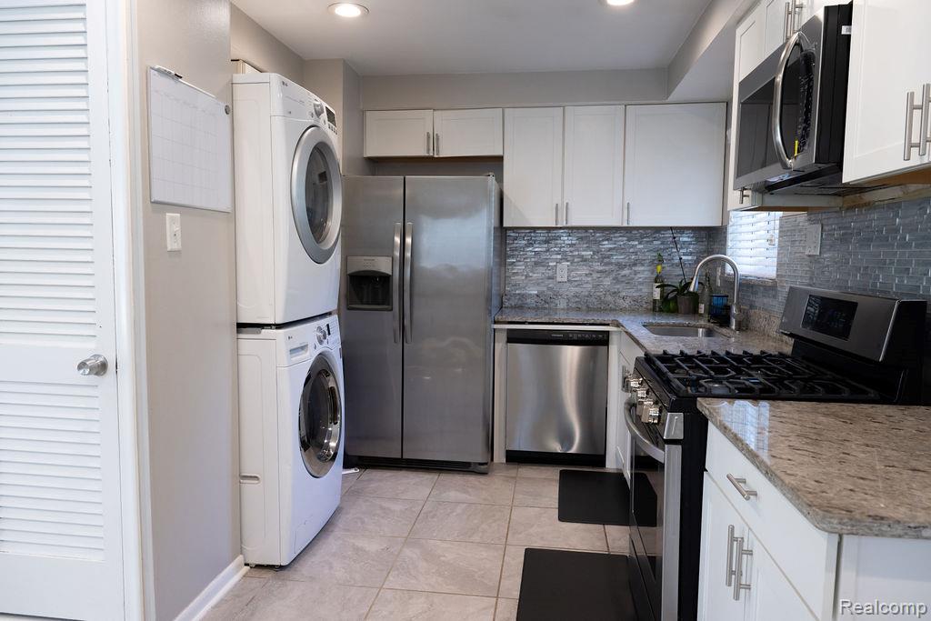 28140 Everett Street Property Photo 15