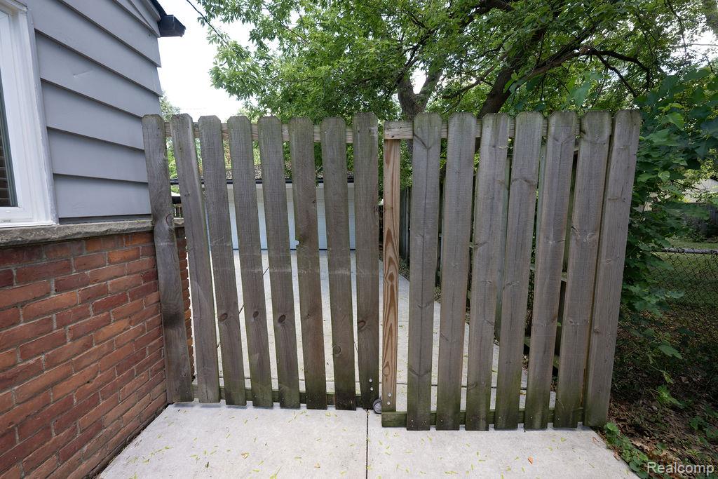 28140 Everett Street Property Photo 17