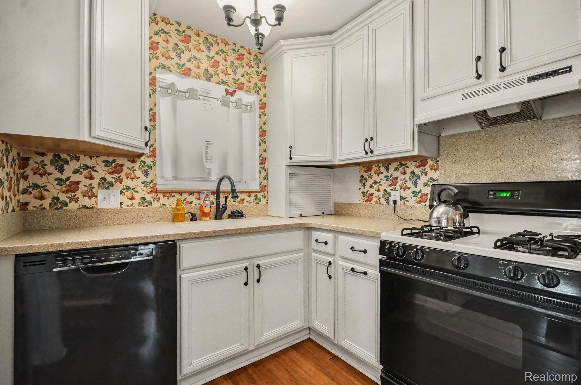 473 Calvin Avenue Property Photo 14