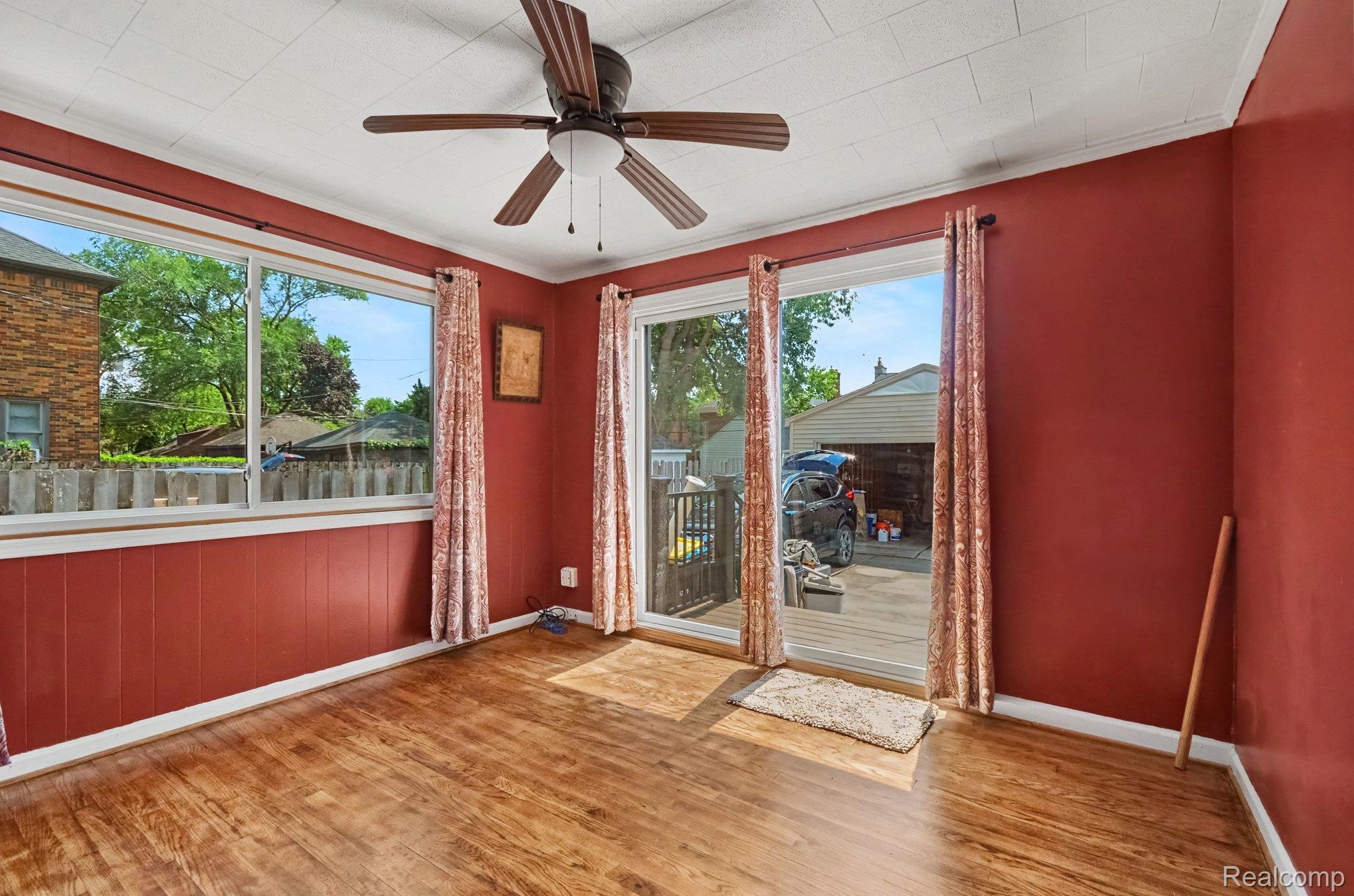 473 Calvin Avenue Property Photo 21