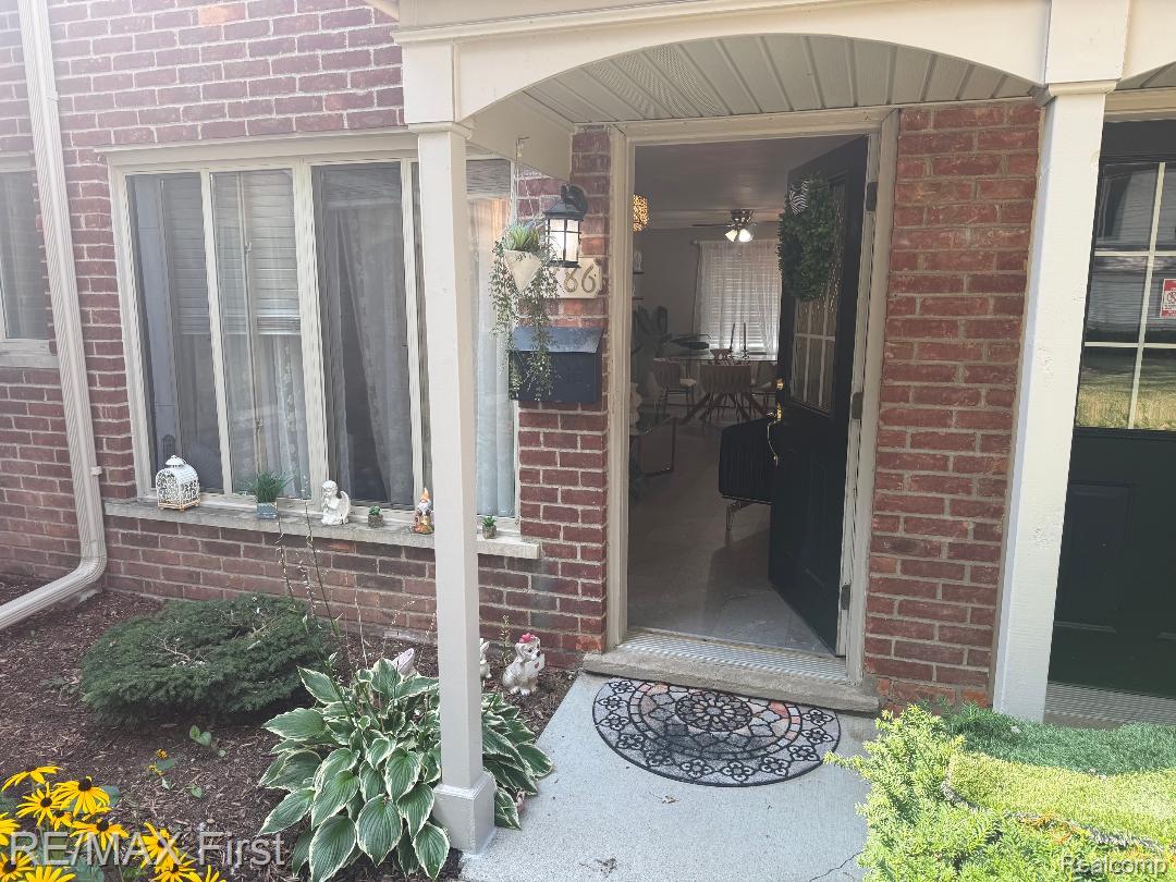 11386 Canal Road Property Photo 1