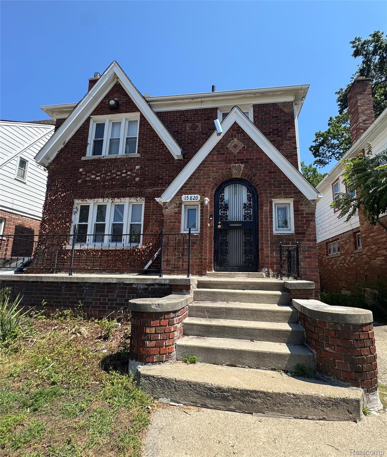 15820 Wisconsin Street Property Photo 2
