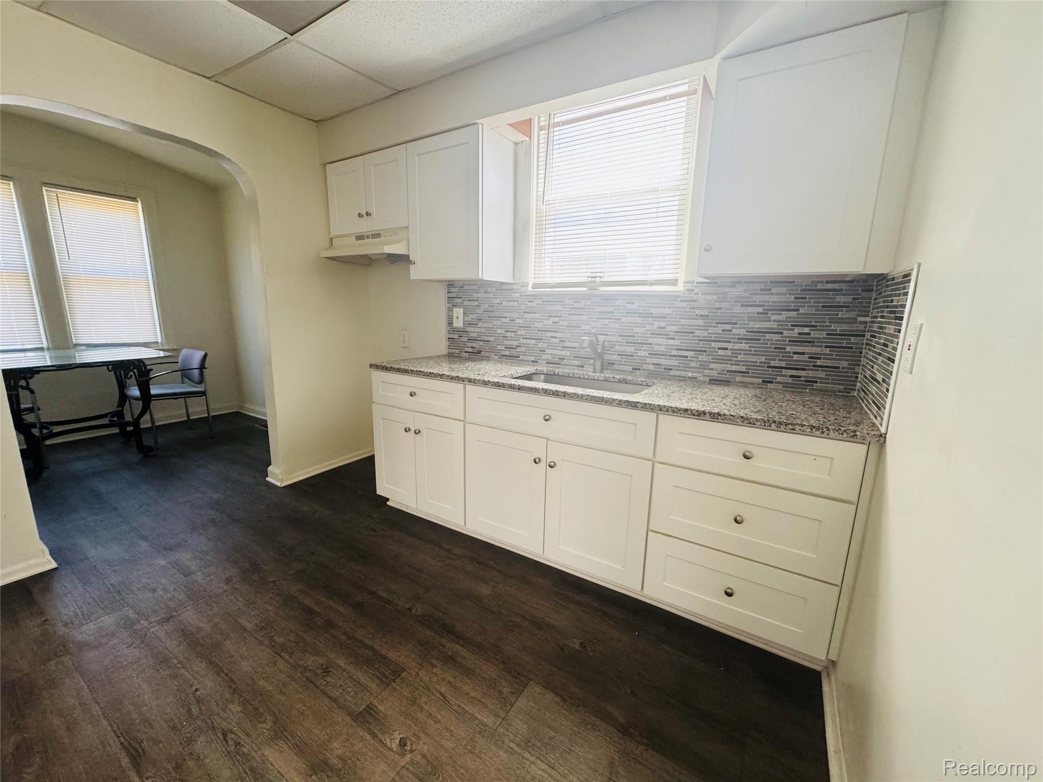 15820 Wisconsin Street Property Photo 3