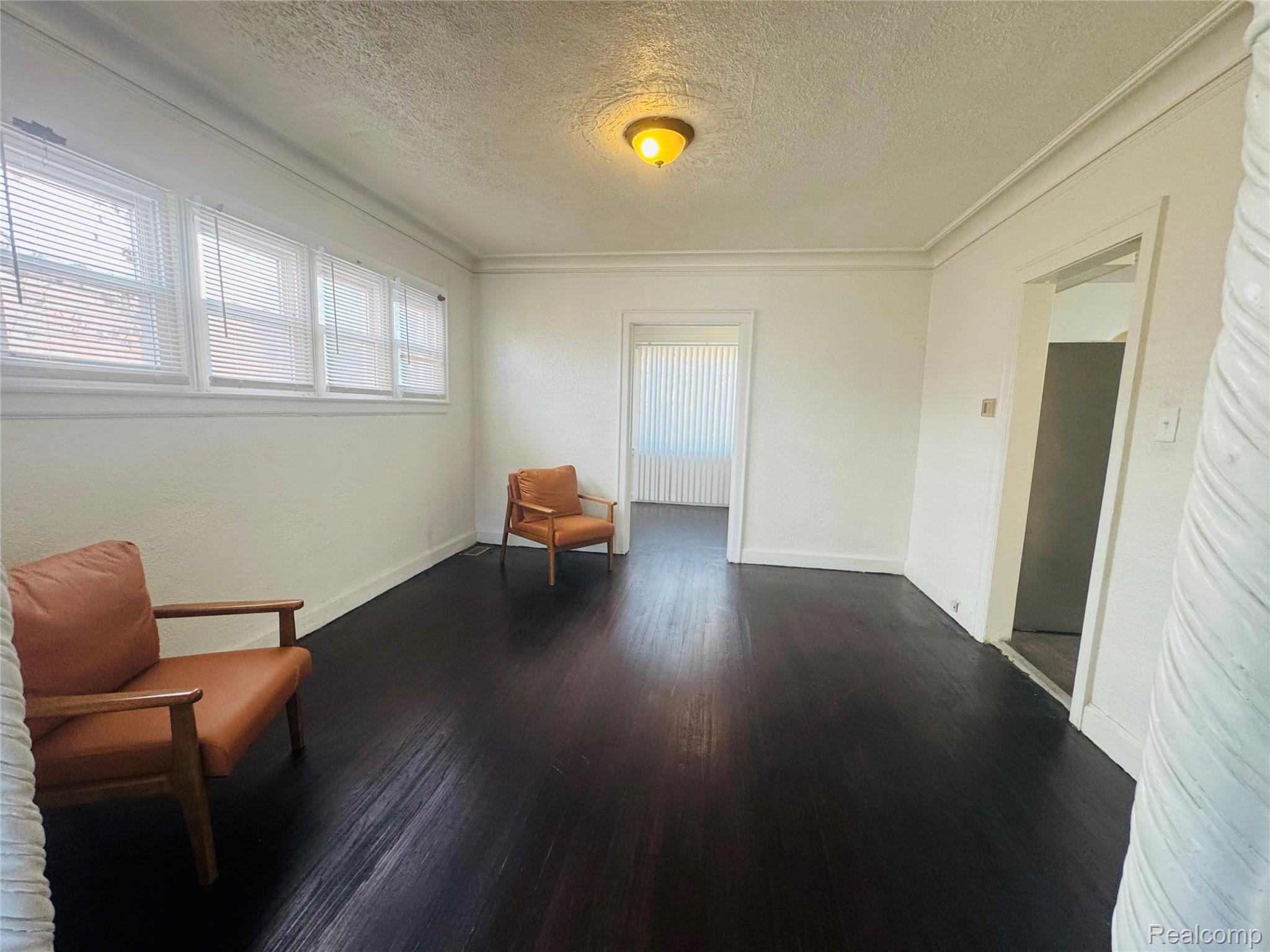 15820 Wisconsin Street Property Photo 7