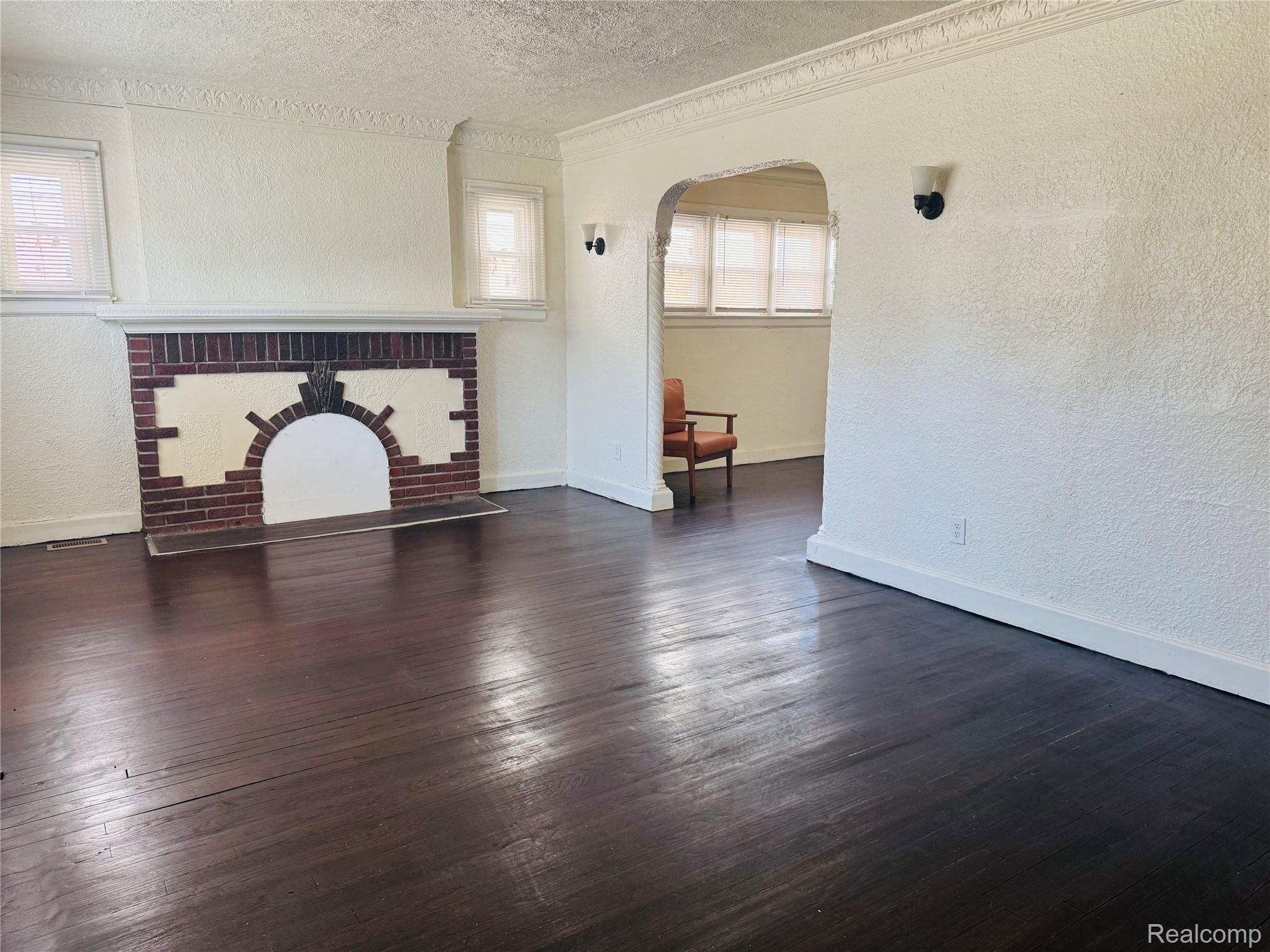 15820 Wisconsin Street Property Photo 8