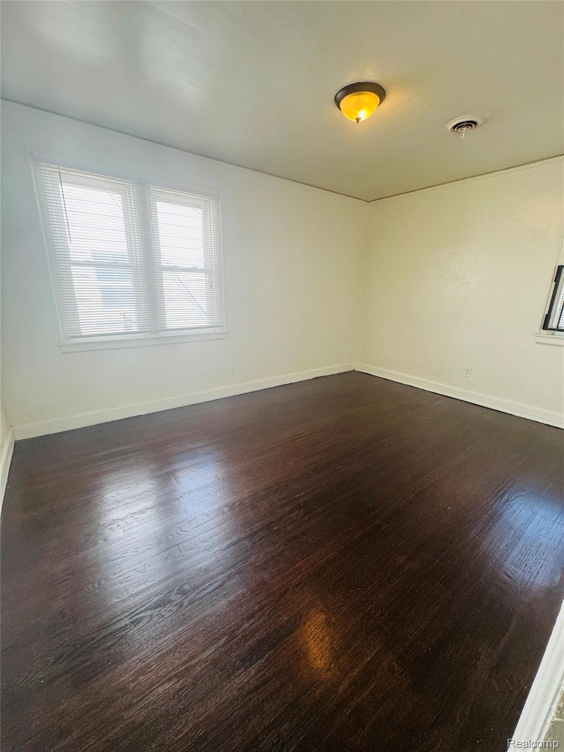 15820 Wisconsin Street Property Photo 17