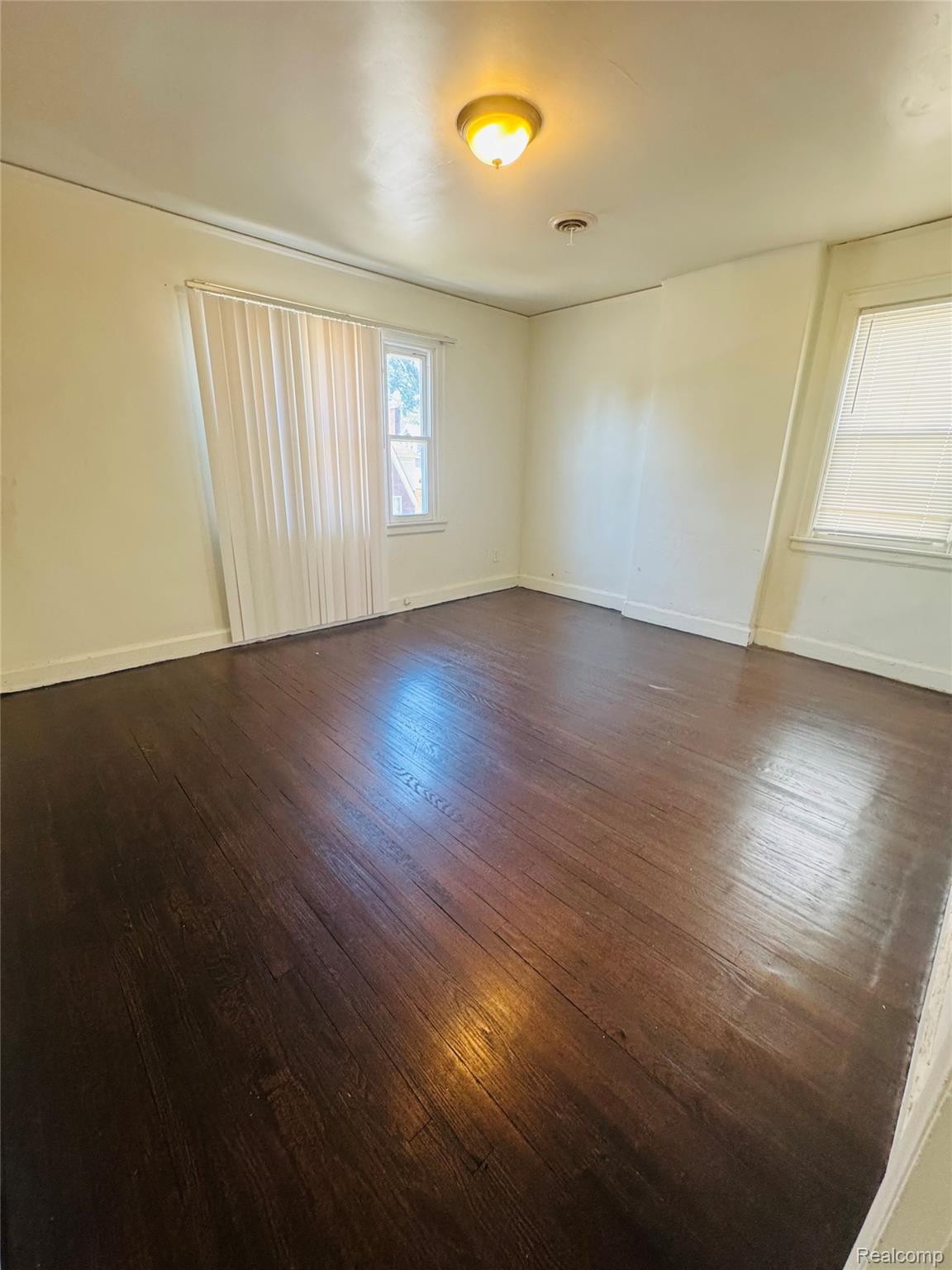 15820 Wisconsin Street Property Photo 18