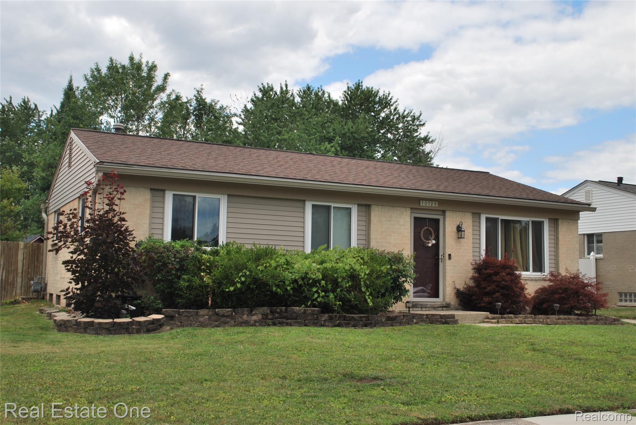 10128 Van Buren Street Property Photo 1
