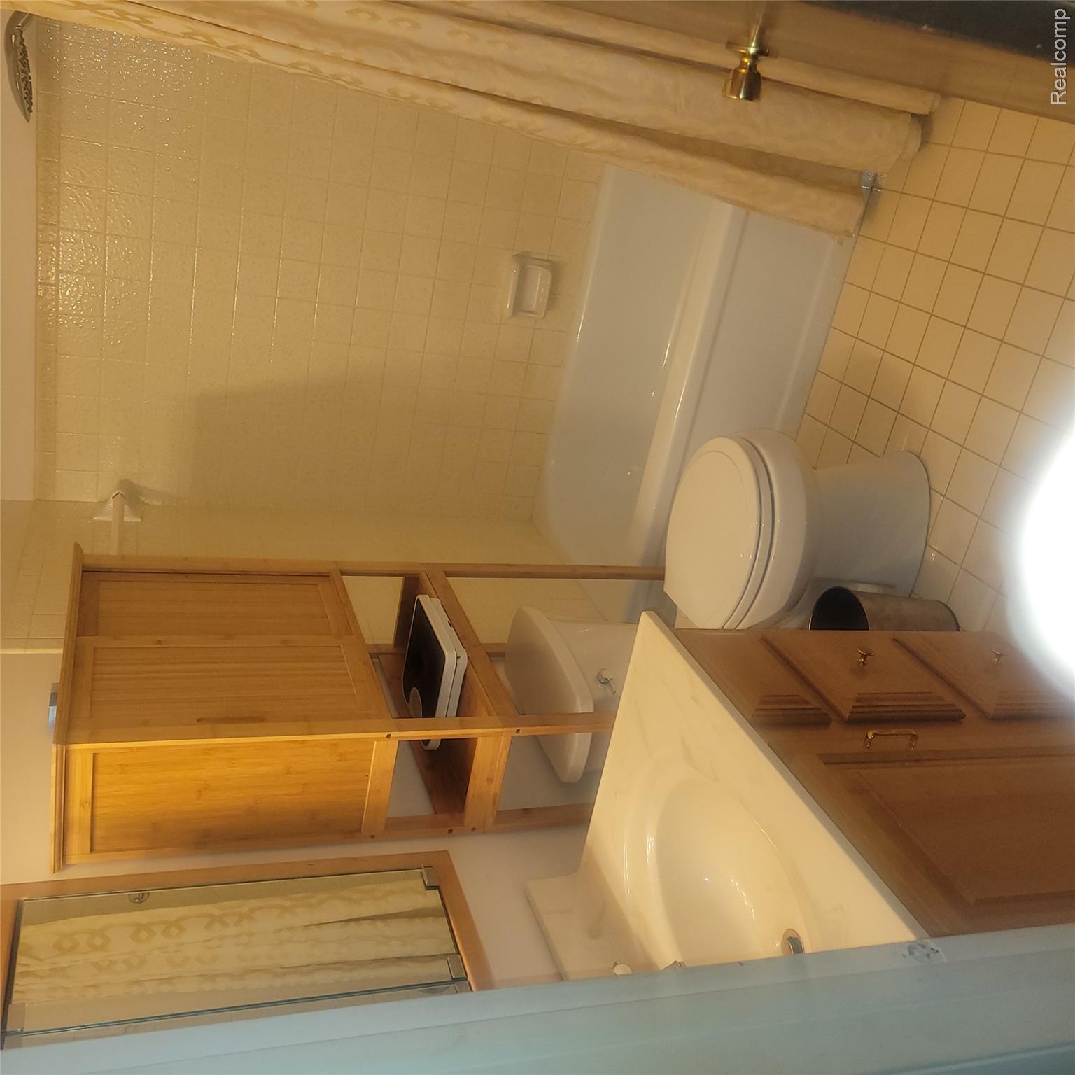 25191 Greenbrooke Drive Property Photo 5