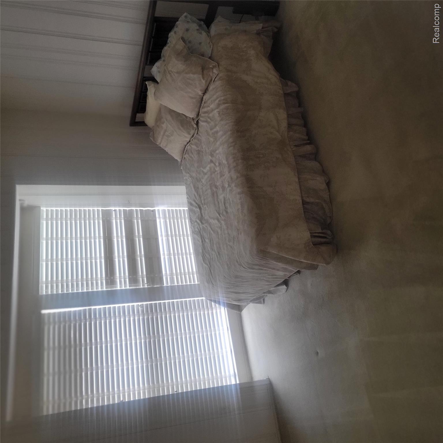 25191 Greenbrooke Drive Property Photo 6