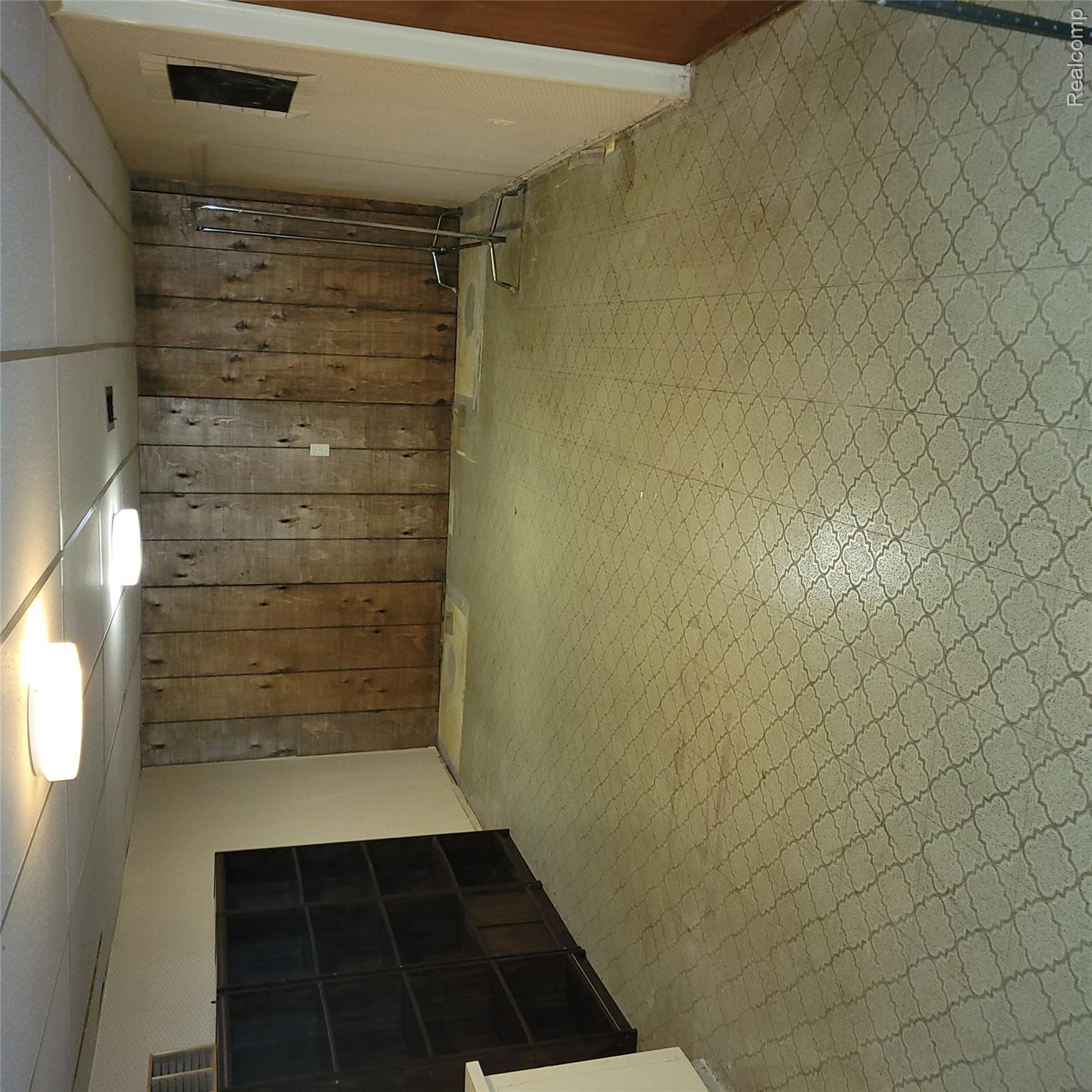 25191 Greenbrooke Drive Property Photo 12